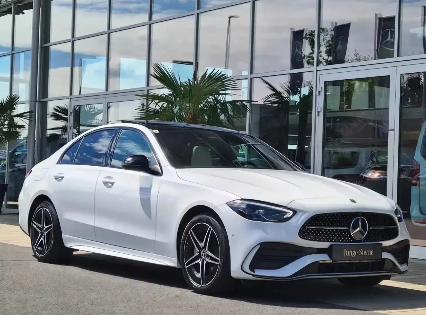 Mercedes-Benz C 300 300e PHEV 25,4kWh Aut. Weiß - 1