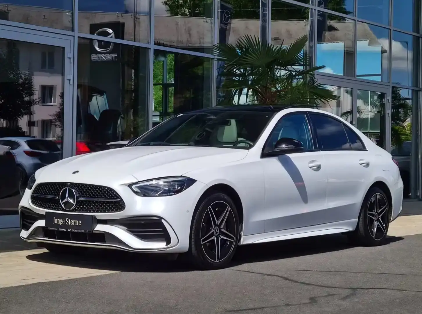 Mercedes-Benz C 300 300e PHEV 25,4kWh Aut. Weiß - 2