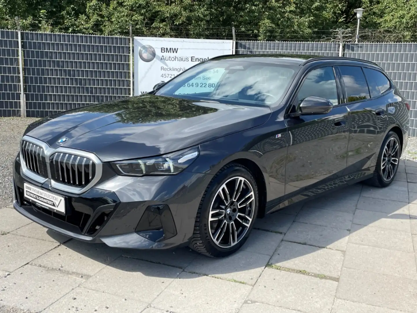BMW 520 d M Sport Tour Standheiz. Glasdach Park.Pro! Grau - 1