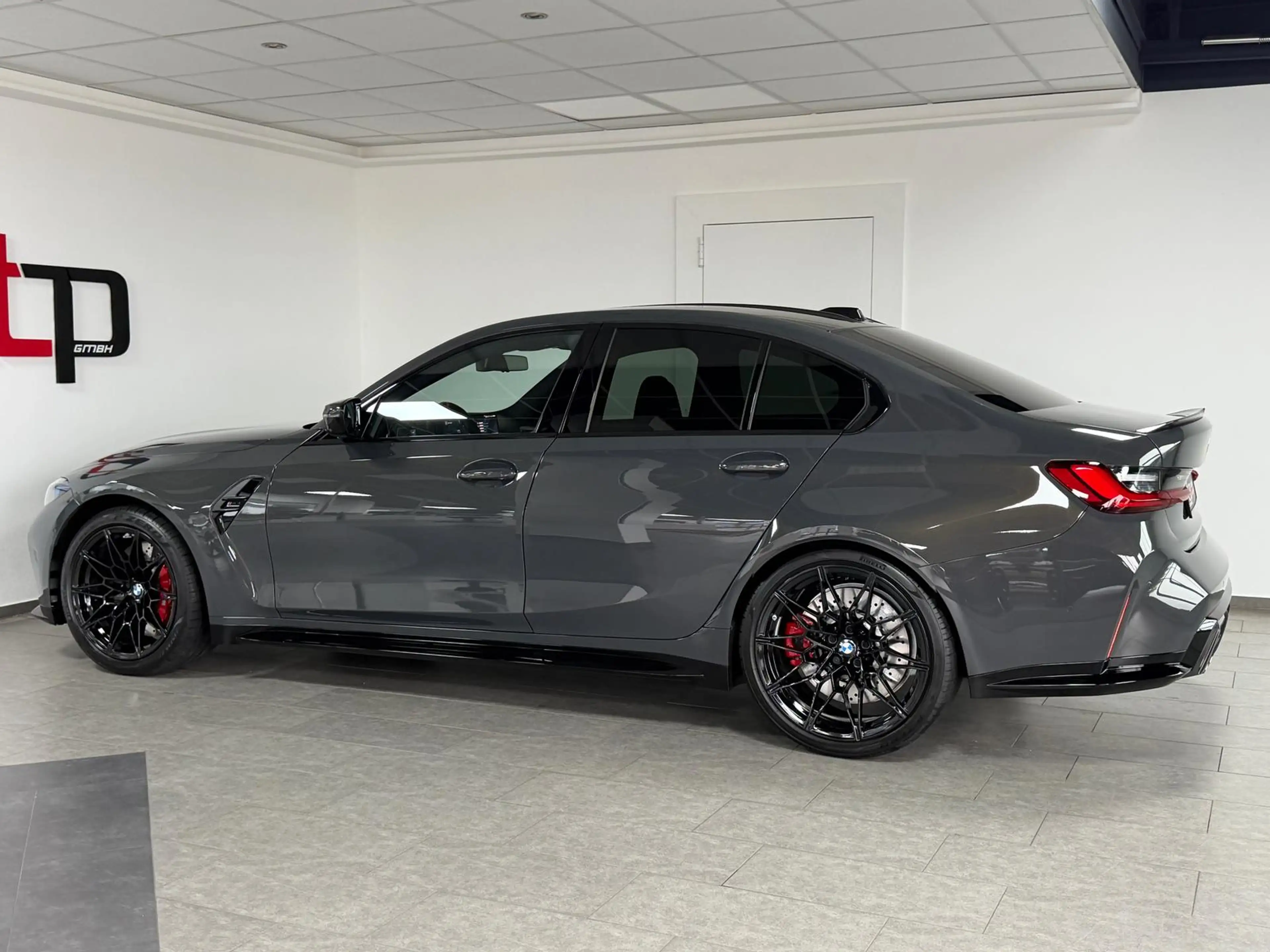 BMW M3 xDrive Carbon-Exterieur 360° HUD Sitzbelüft — photo 8