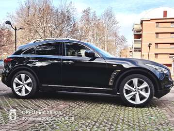 Leggi descrizione auto con telaio della Nissan 370z versione sport premium