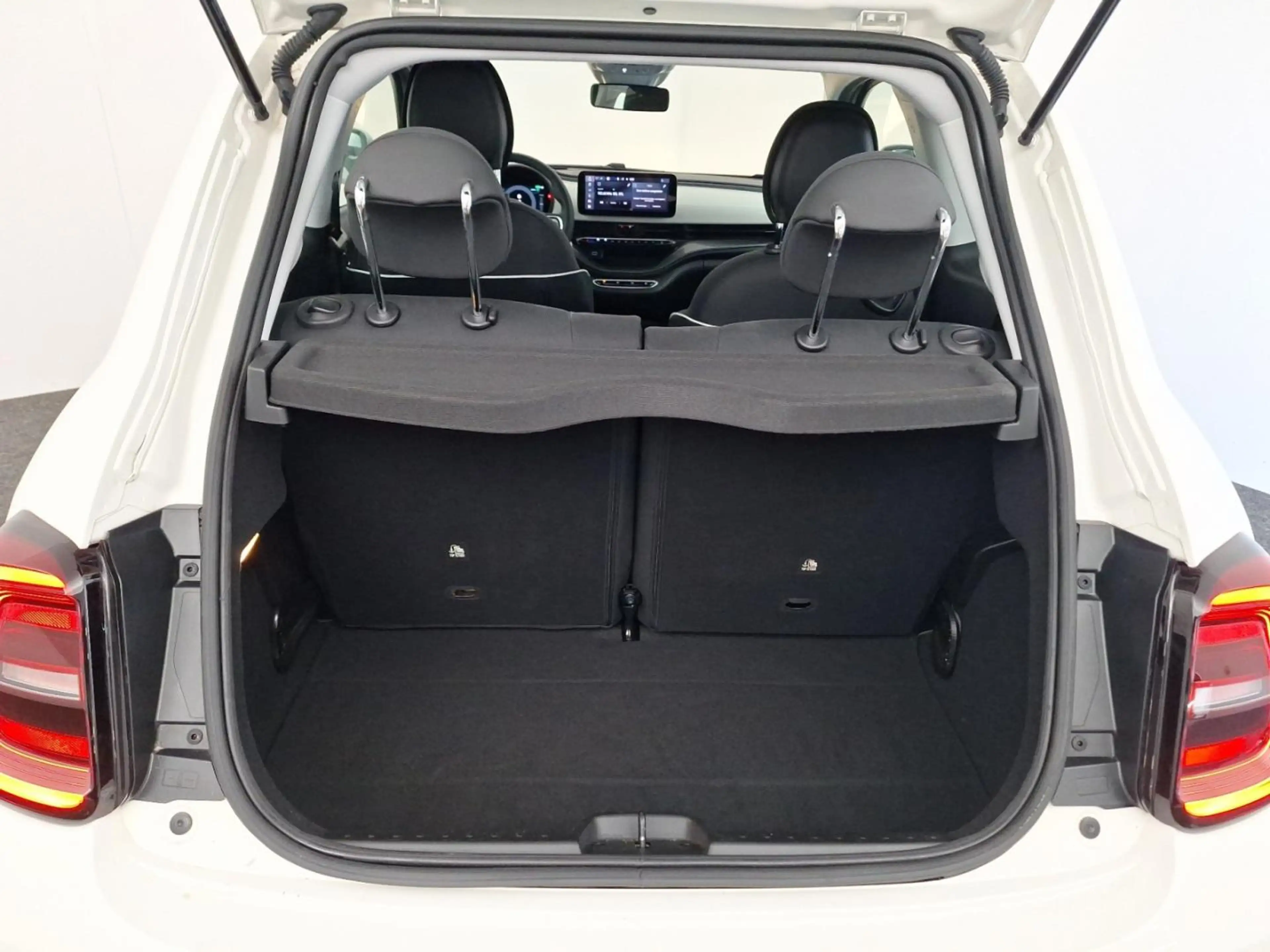 Fiat 500e ICON *CAMERA ACHTER*SENSOREN*DAB*CARPLAY*ZETELVERW — photo 6