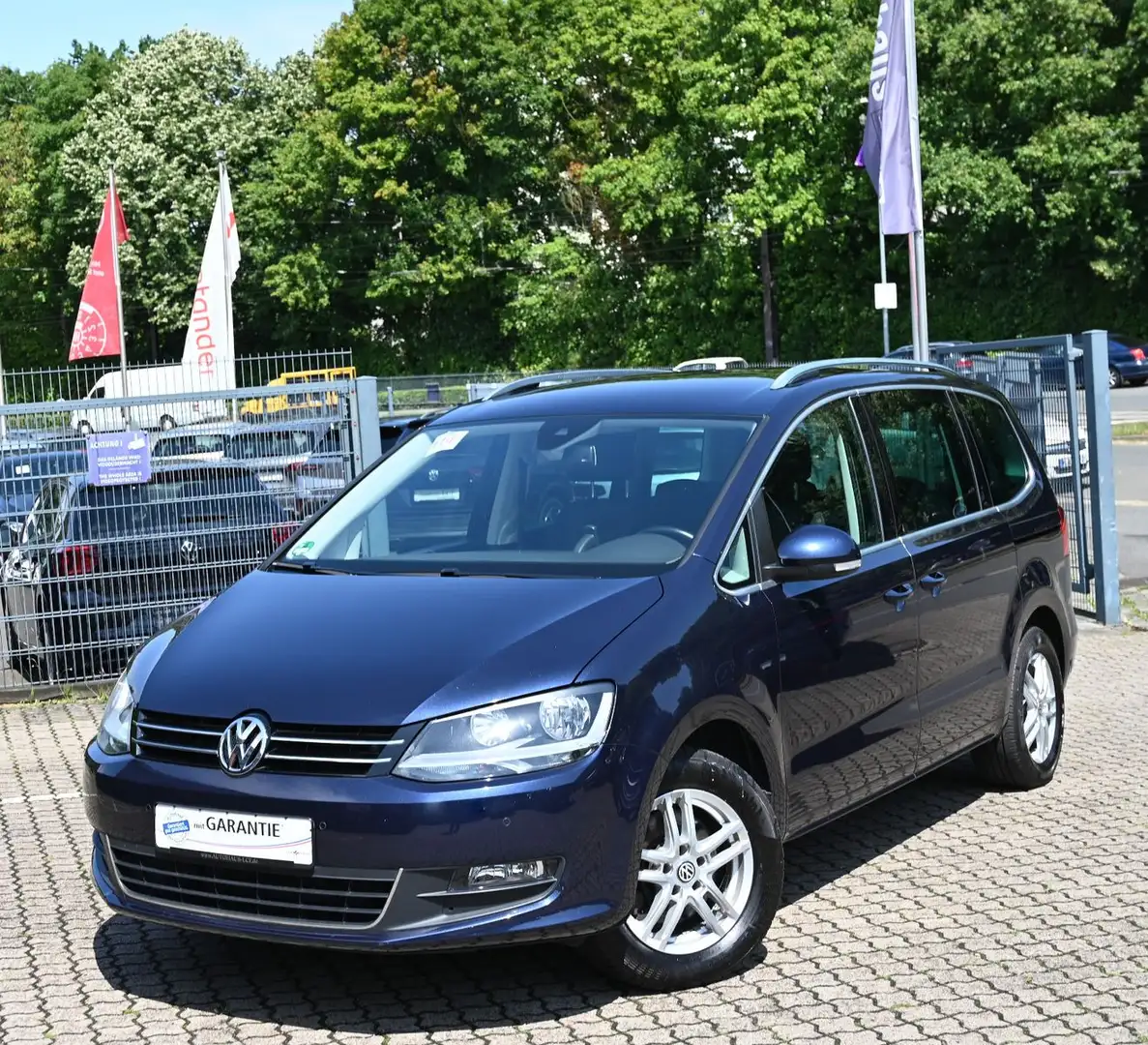 Volkswagen Sharan 2.0 TDI BMT Comfortline Navi Kamera PDC Blauw - 1