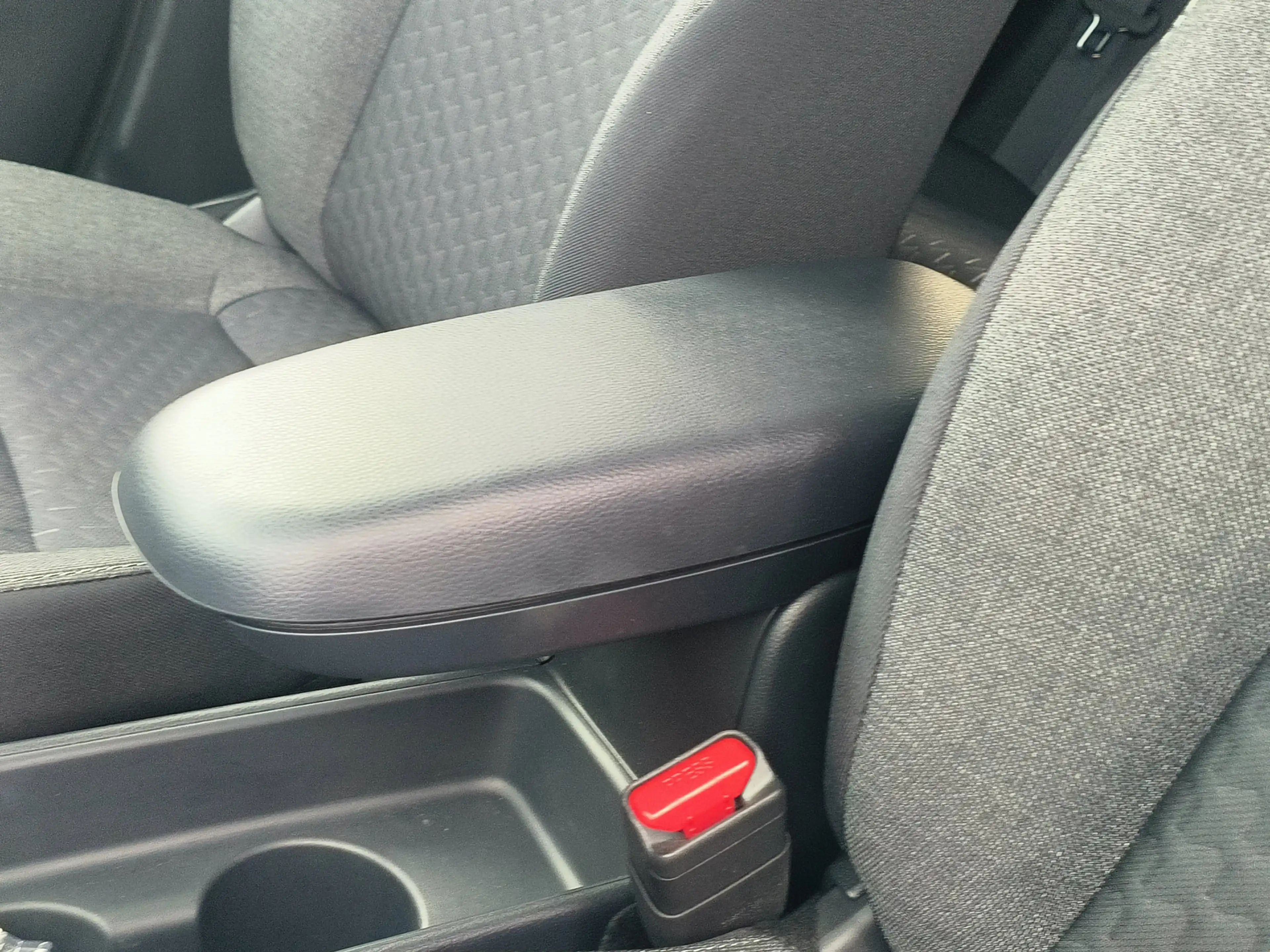 Toyota Yaris Cross 1.5 Hybrid 115 Dynamic uit 2026 Rijklaar + Fabriek — photo 17