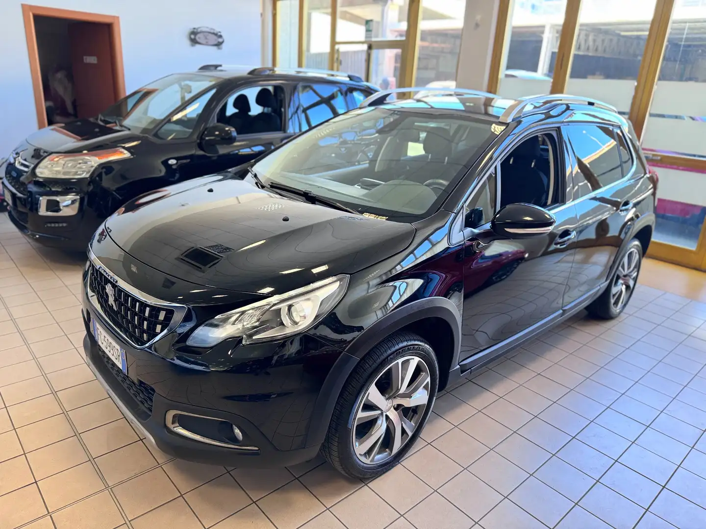 Peugeot 2008 2008 1.6 bluehdi Allure s Noir - 1