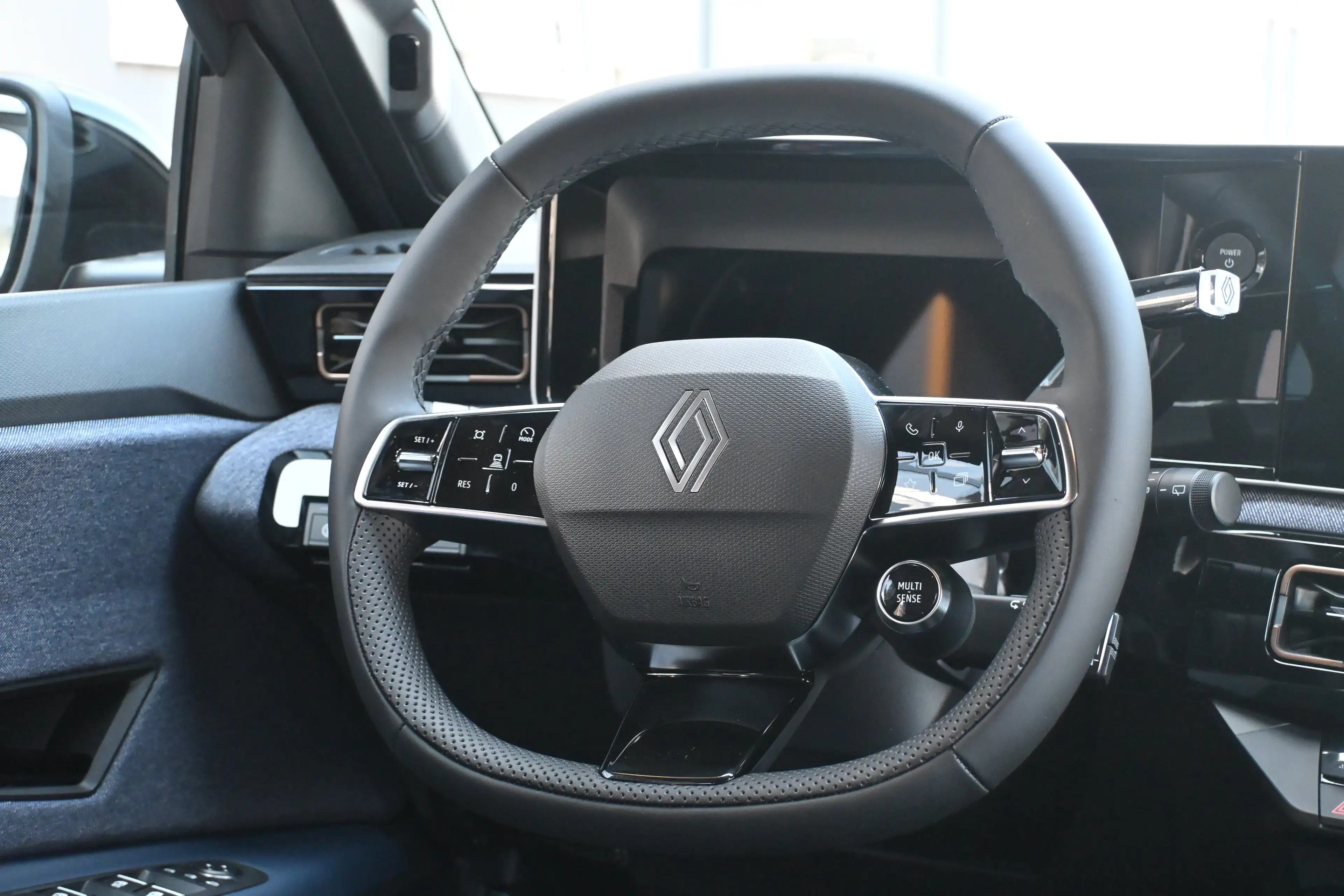Renault R 4 Techno “plein sud™” | Achteruitrijcamera | Elektri — photo 28