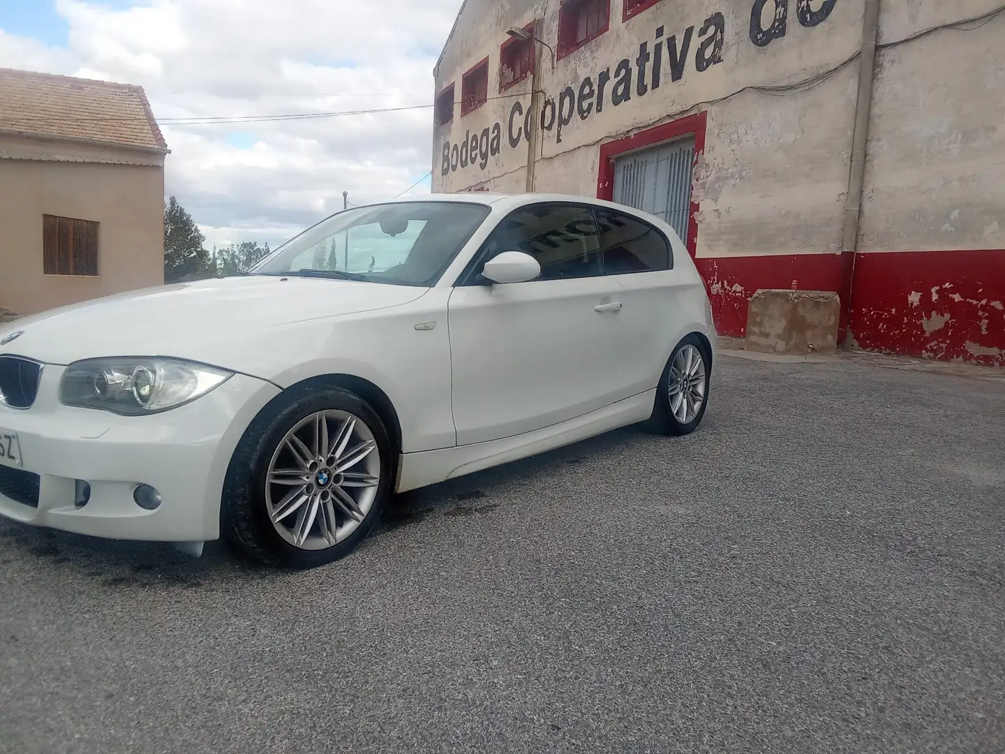 BMW 118 118d - 1