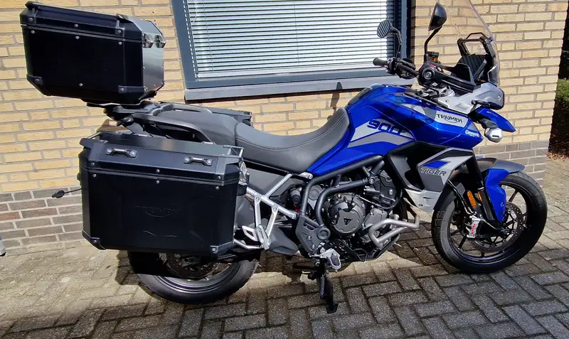 Triumph Tiger 900 - foto 2