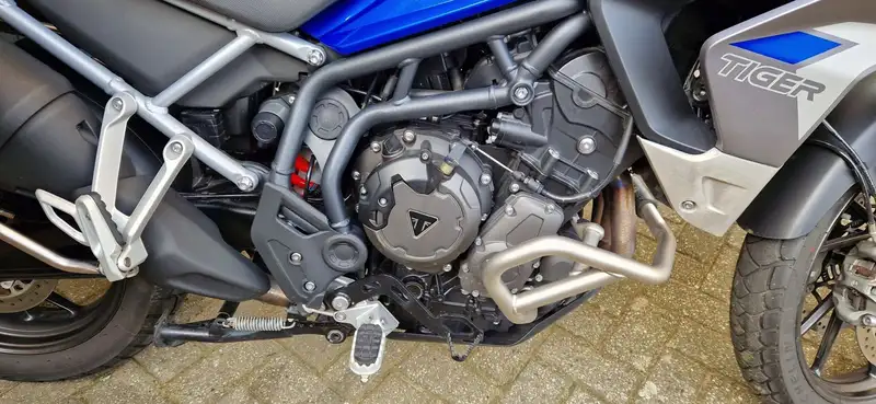 Triumph Tiger 900 - foto 8