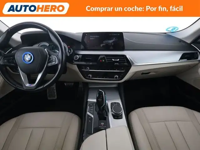 BMW 5 Series view 13