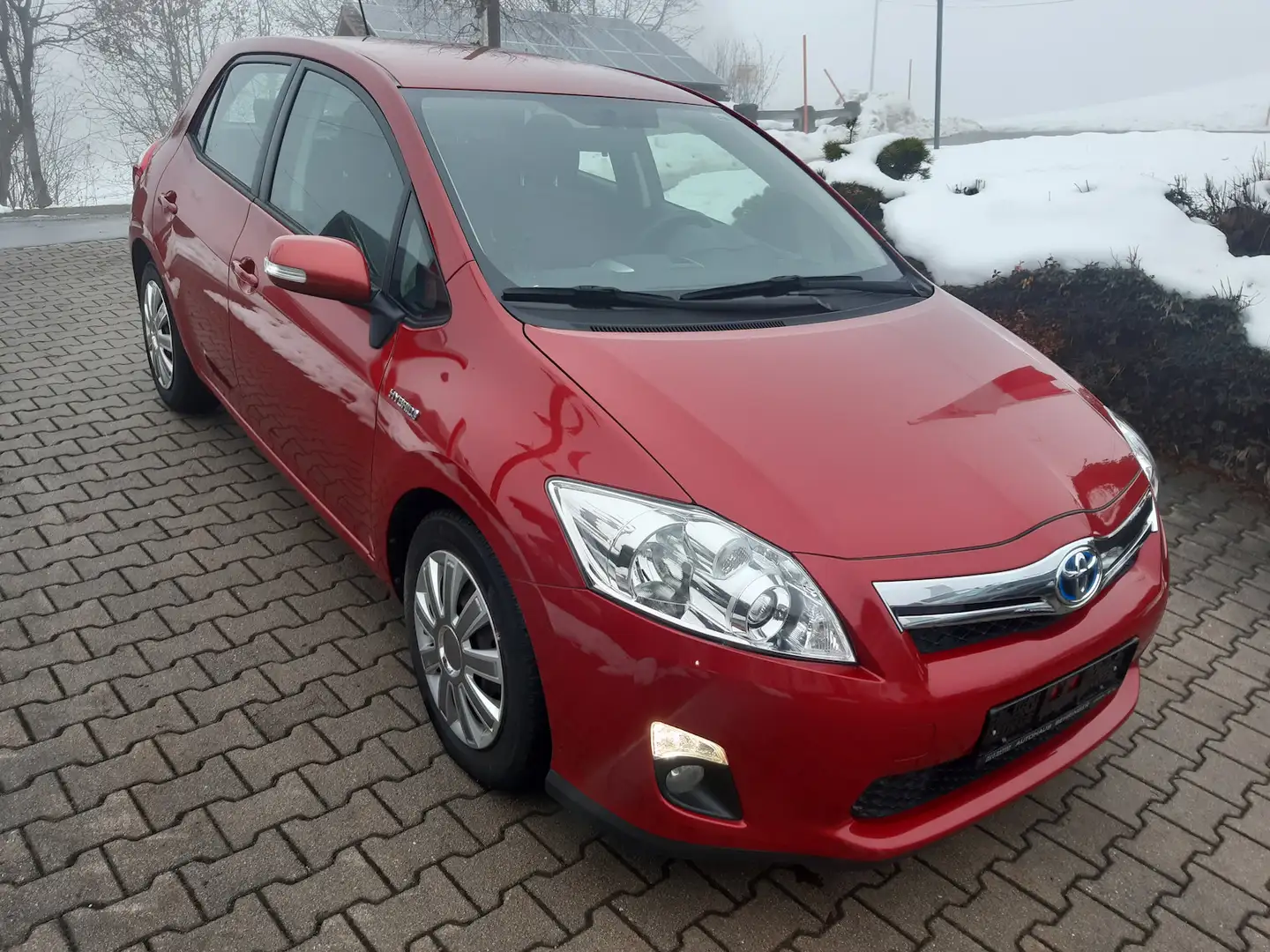 Toyota Auris Hybrid Rot - 2