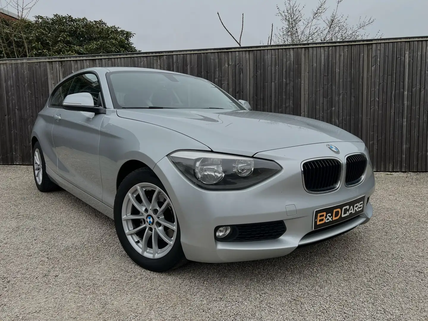 BMW 116 d CLIMA/PDC/16"/NAVI/CRUISE Argent - 1