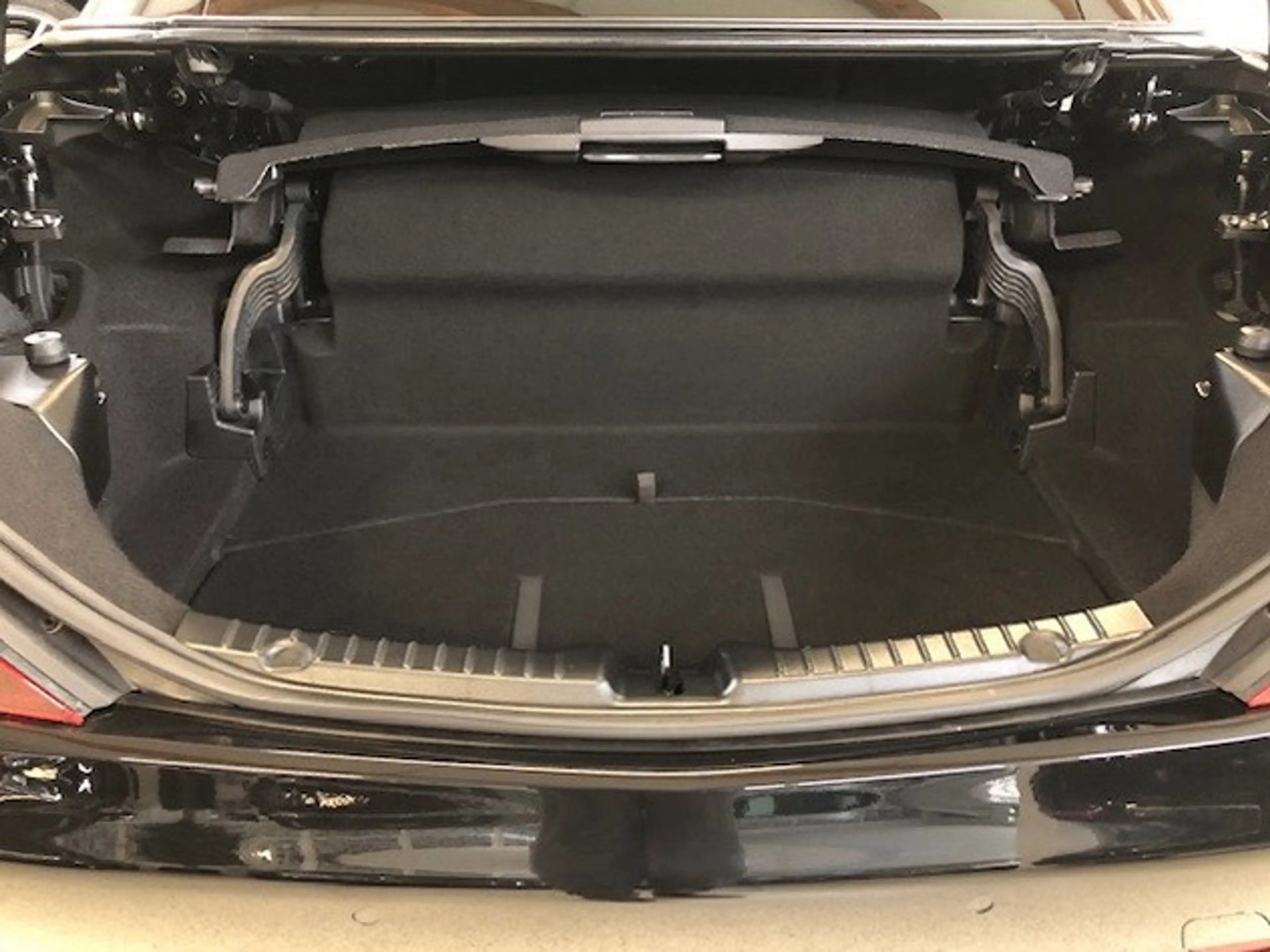 Mercedes-Benz SLC 200 +ILS+AIRSCARF+echt Leder schwarz+8xAluräder+ — photo 9
