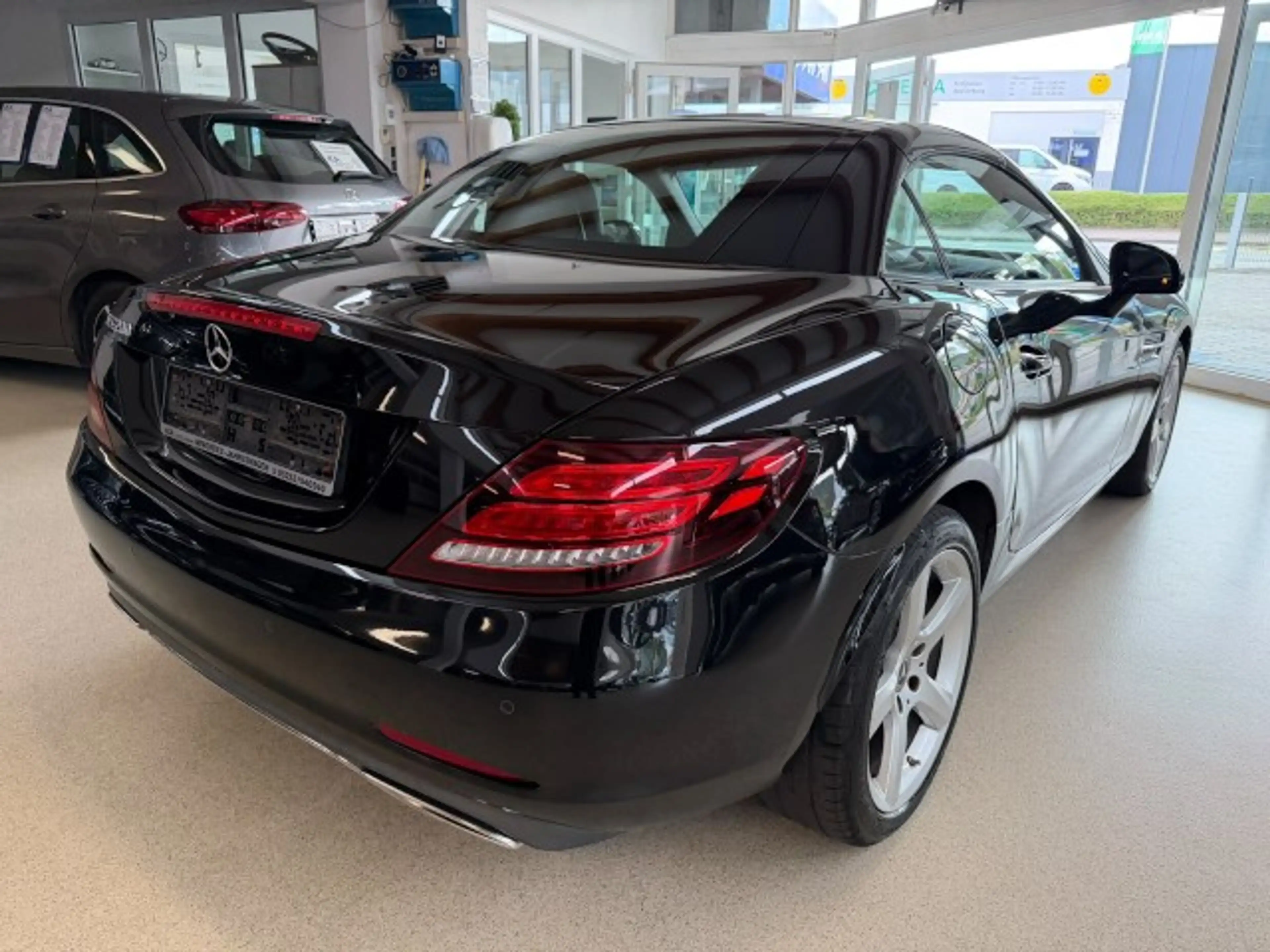 Mercedes-Benz SLC 200 +ILS+AIRSCARF+echt Leder schwarz+8xAluräder+ — photo 7