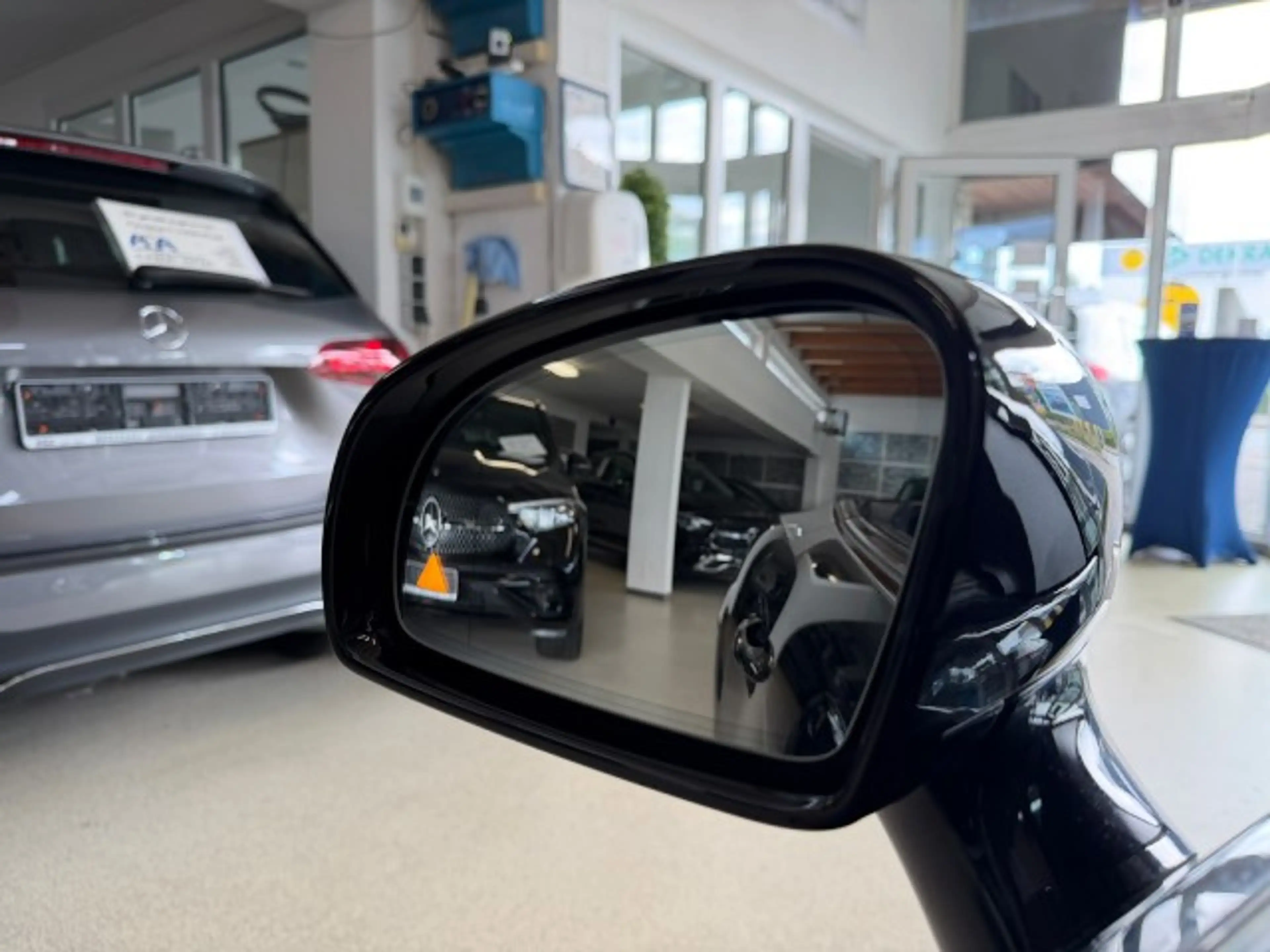 Mercedes-Benz SLC 200 +ILS+AIRSCARF+echt Leder schwarz+8xAluräder+ — photo 10
