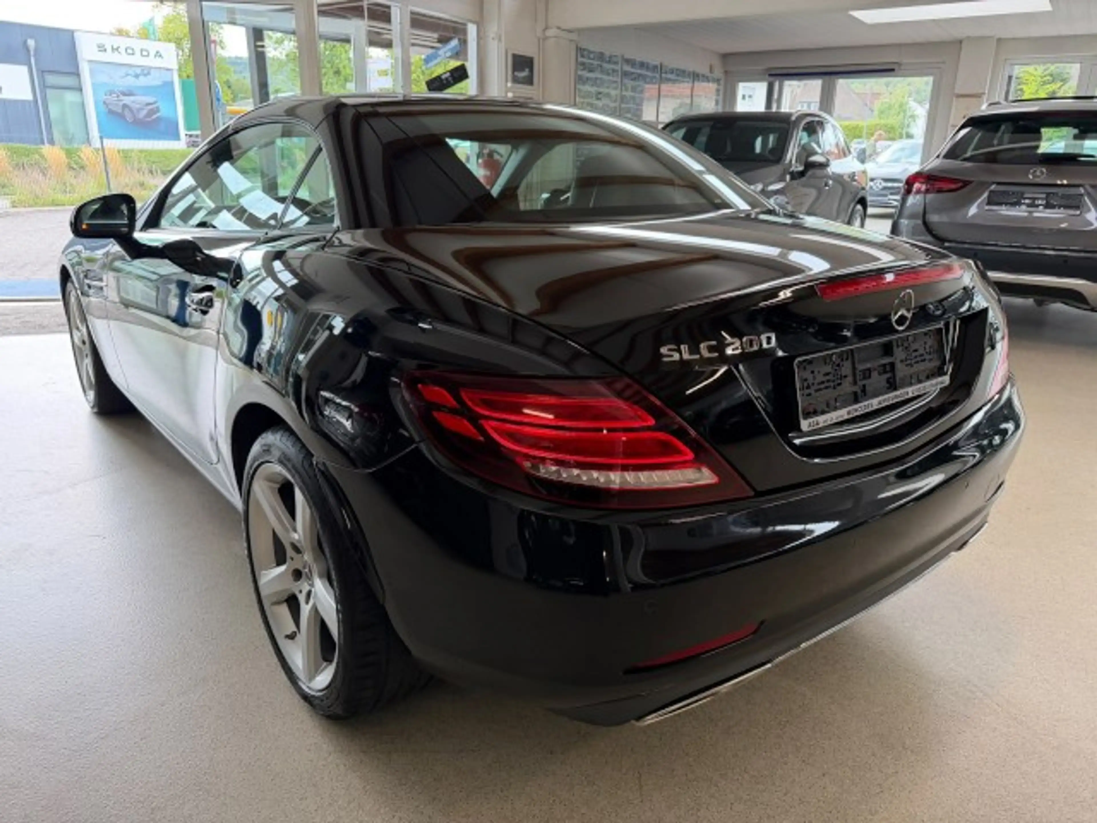 Mercedes-Benz SLC 200 +ILS+AIRSCARF+echt Leder schwarz+8xAluräder+ — photo 5