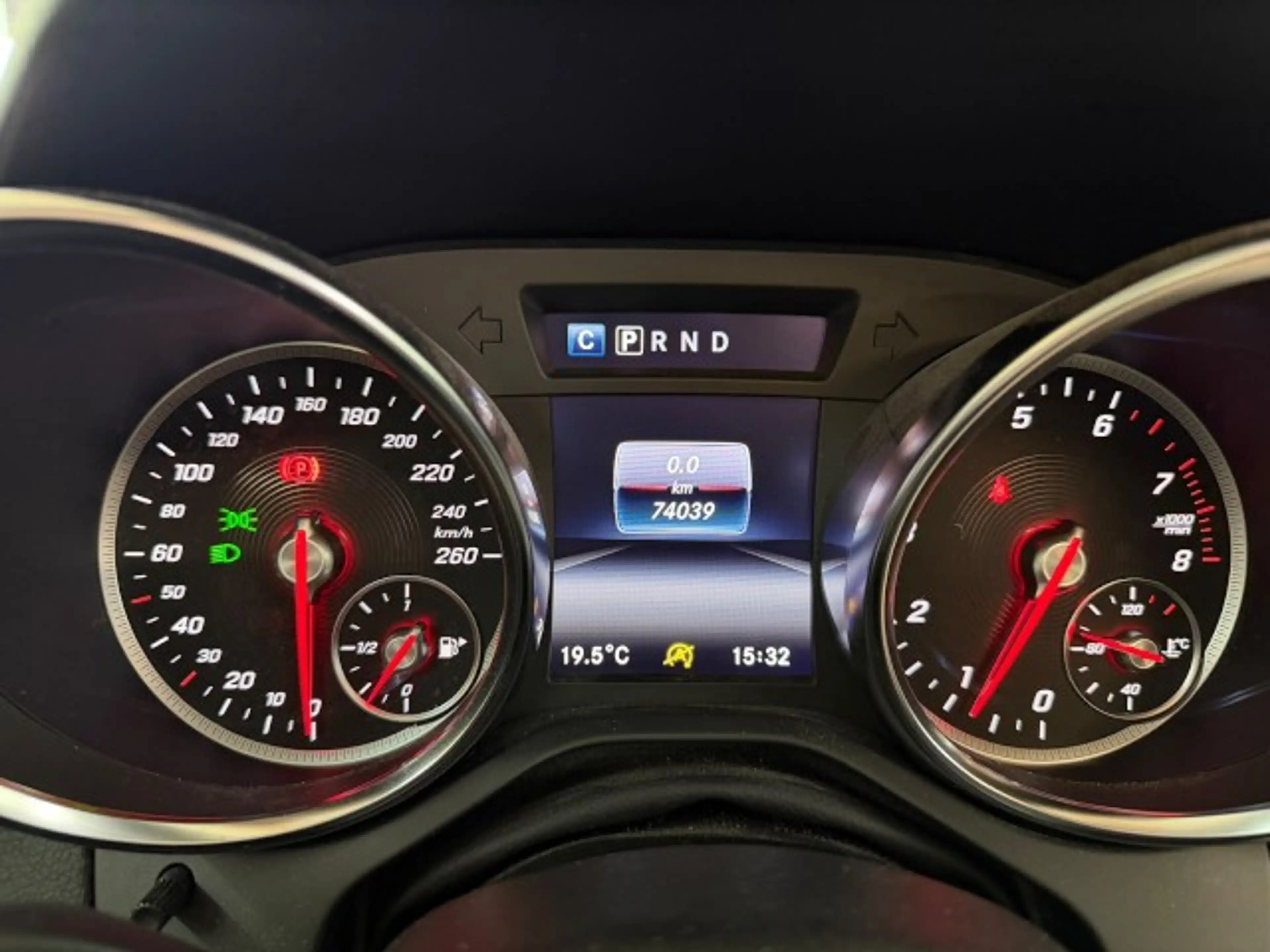 Mercedes-Benz SLC 200 +ILS+AIRSCARF+echt Leder schwarz+8xAluräder+ — photo 15