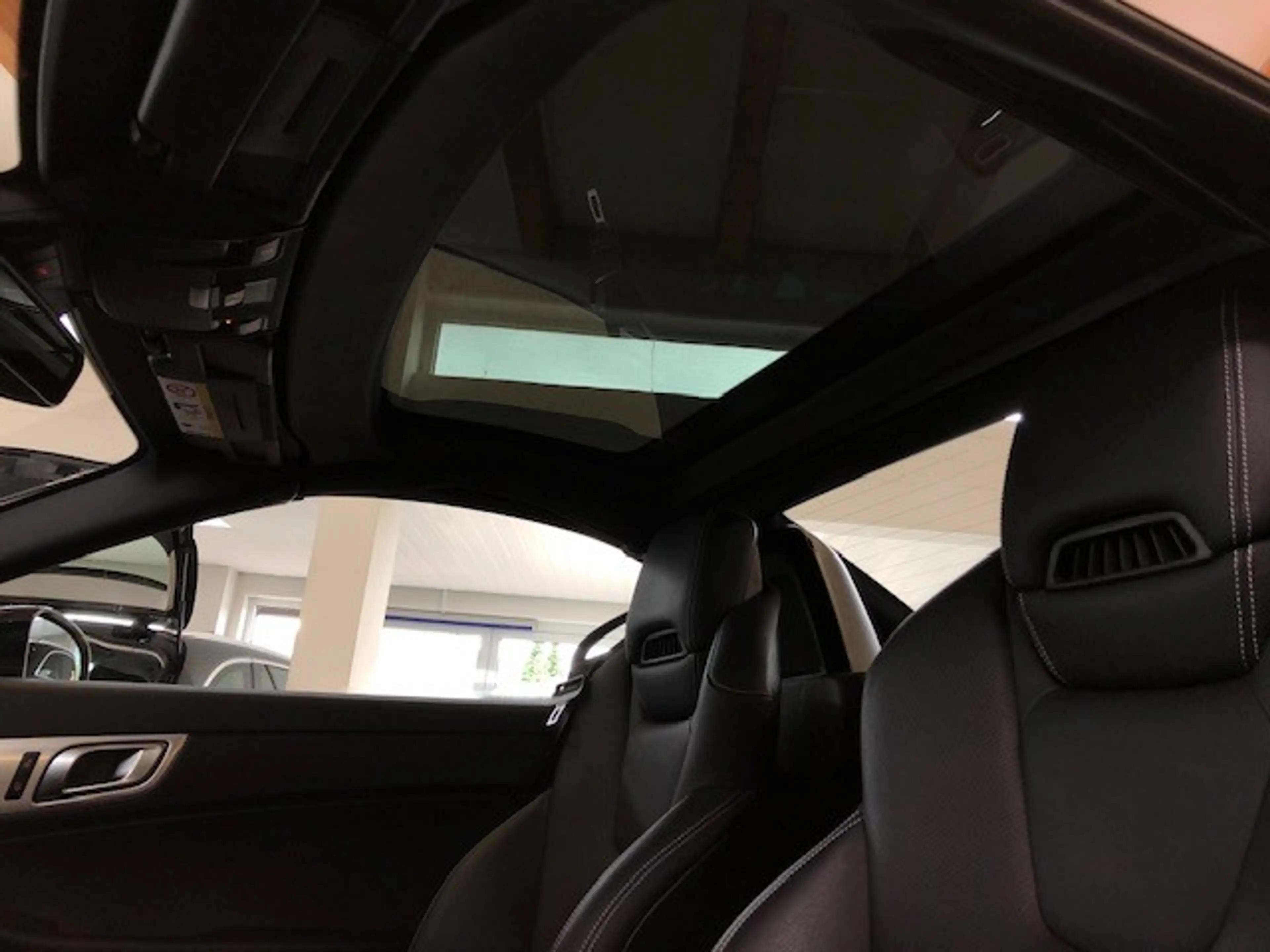 Mercedes-Benz SLC 200 +ILS+AIRSCARF+echt Leder schwarz+8xAluräder+ — photo 13