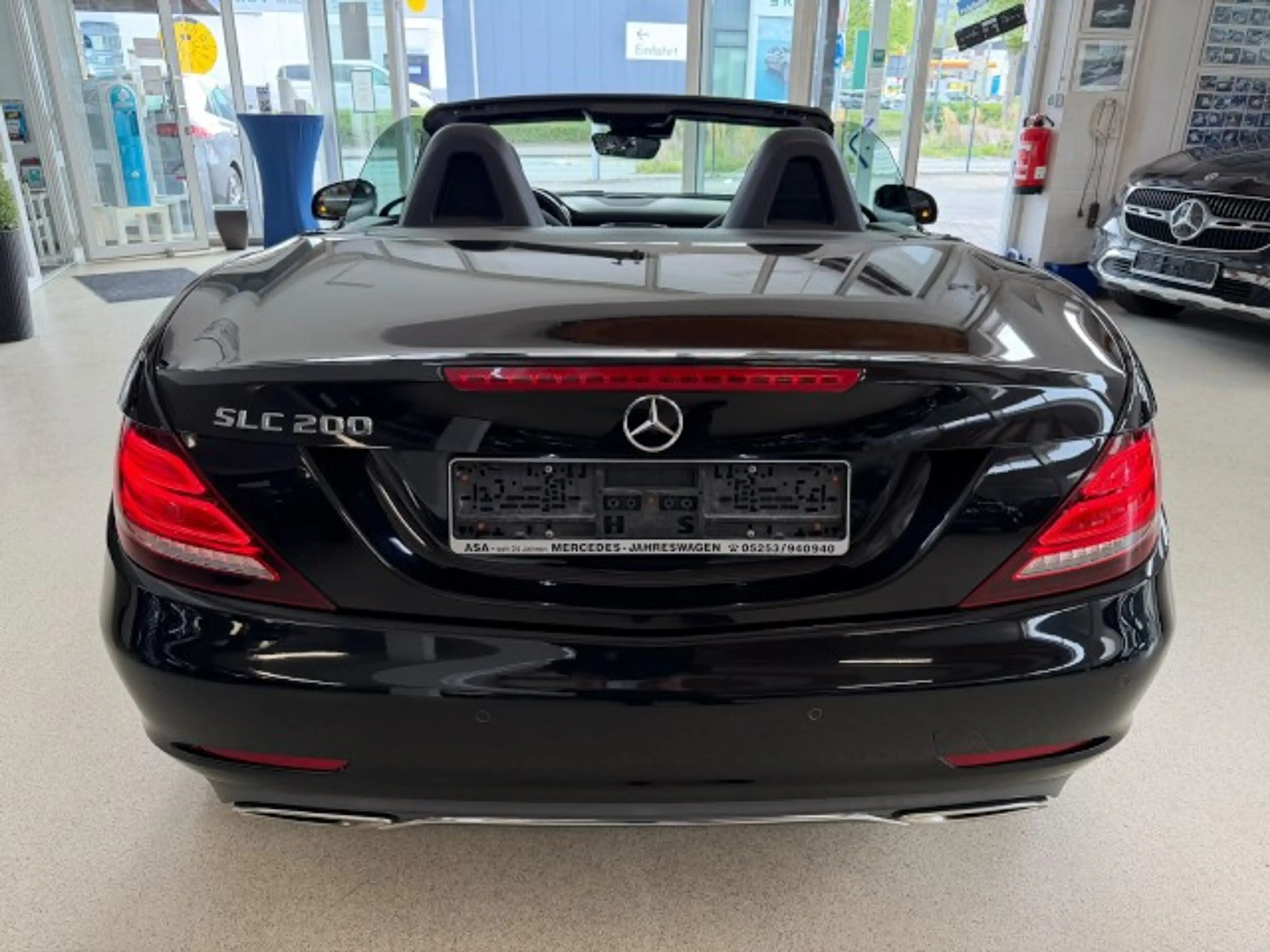 Mercedes-Benz SLC 200 +ILS+AIRSCARF+echt Leder schwarz+8xAluräder+ — photo 6