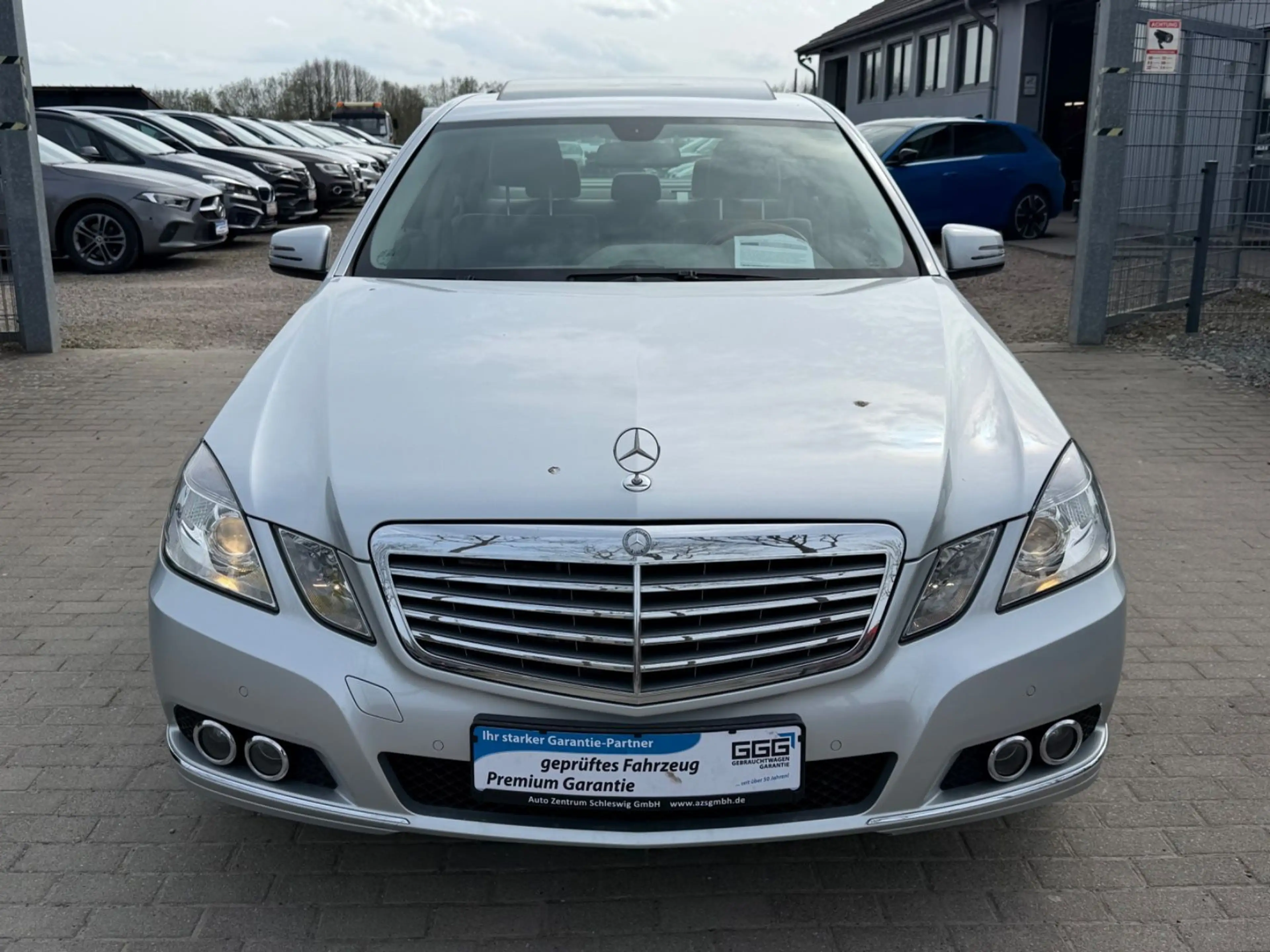 Mercedes-Benz E 350 CGI Elegance S-Dach Temp Navi PDC BE — photo 2