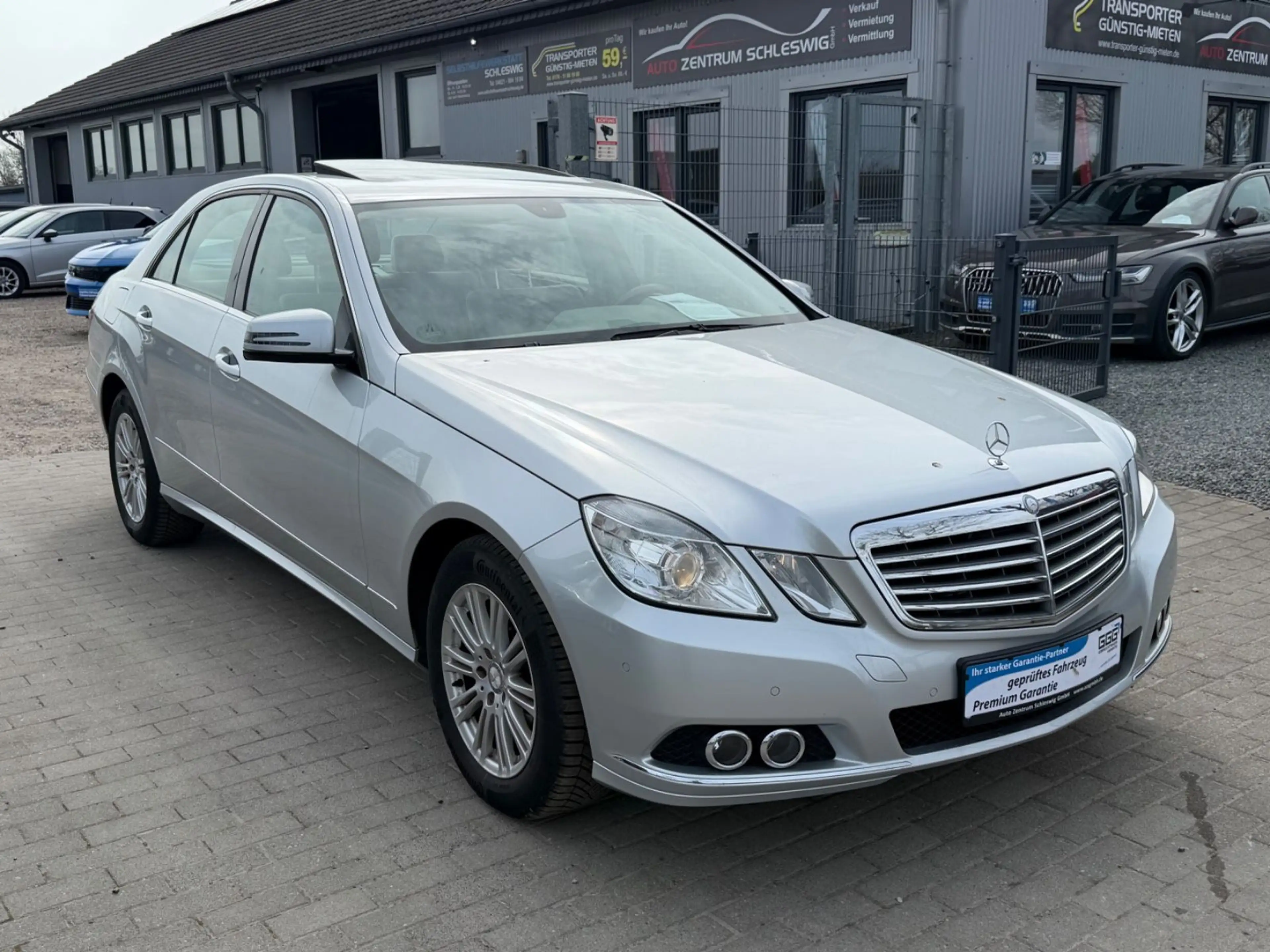 Mercedes-Benz E 350 CGI Elegance S-Dach Temp Navi PDC BE — photo 3