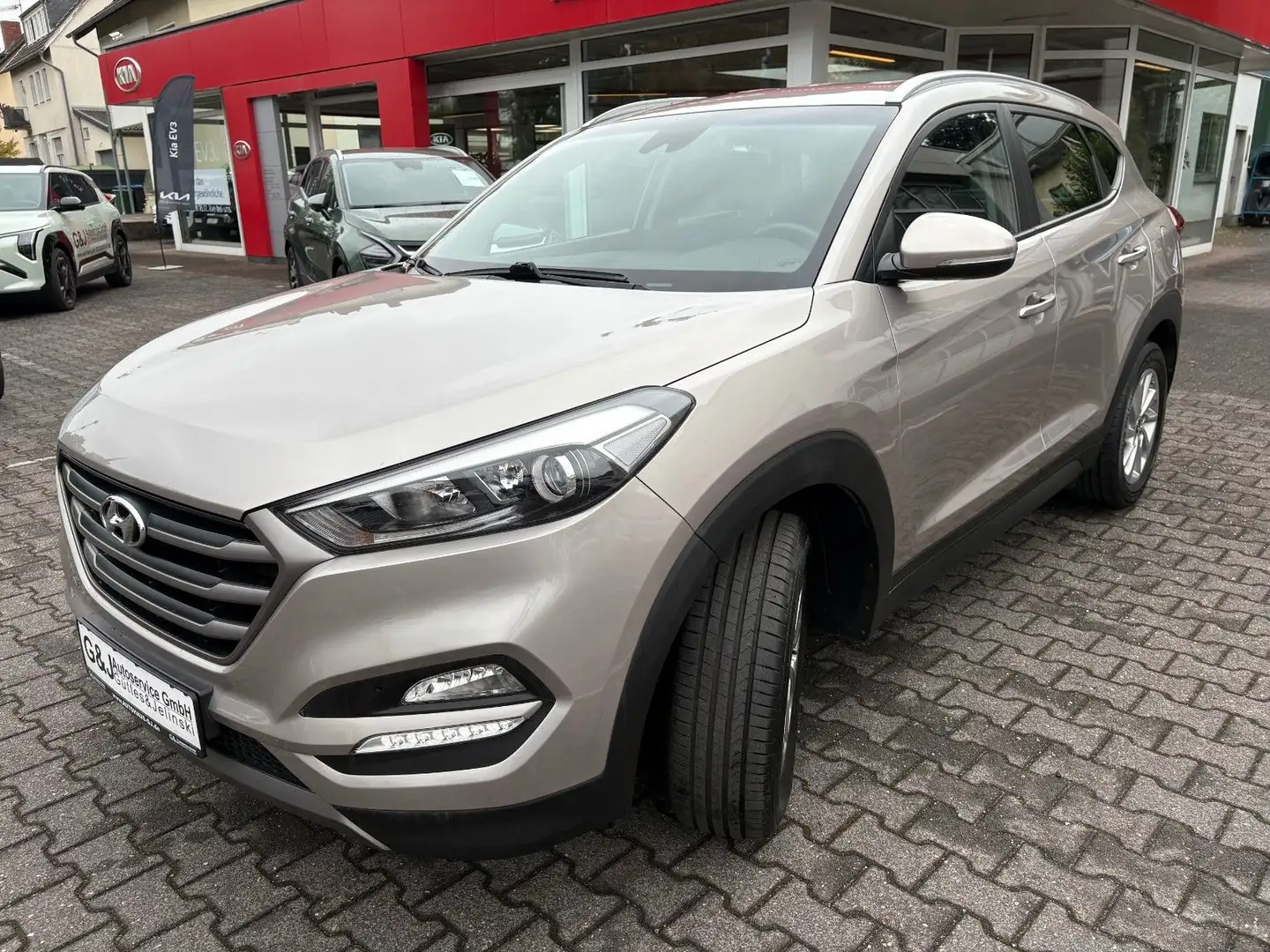 Hyundai TUCSON Intro Edition Navi, Kamera, Totwinkelass. Gelb - 1
