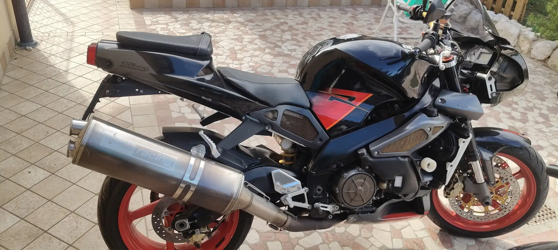 Aprilia Tuono 1000R Nero - 1