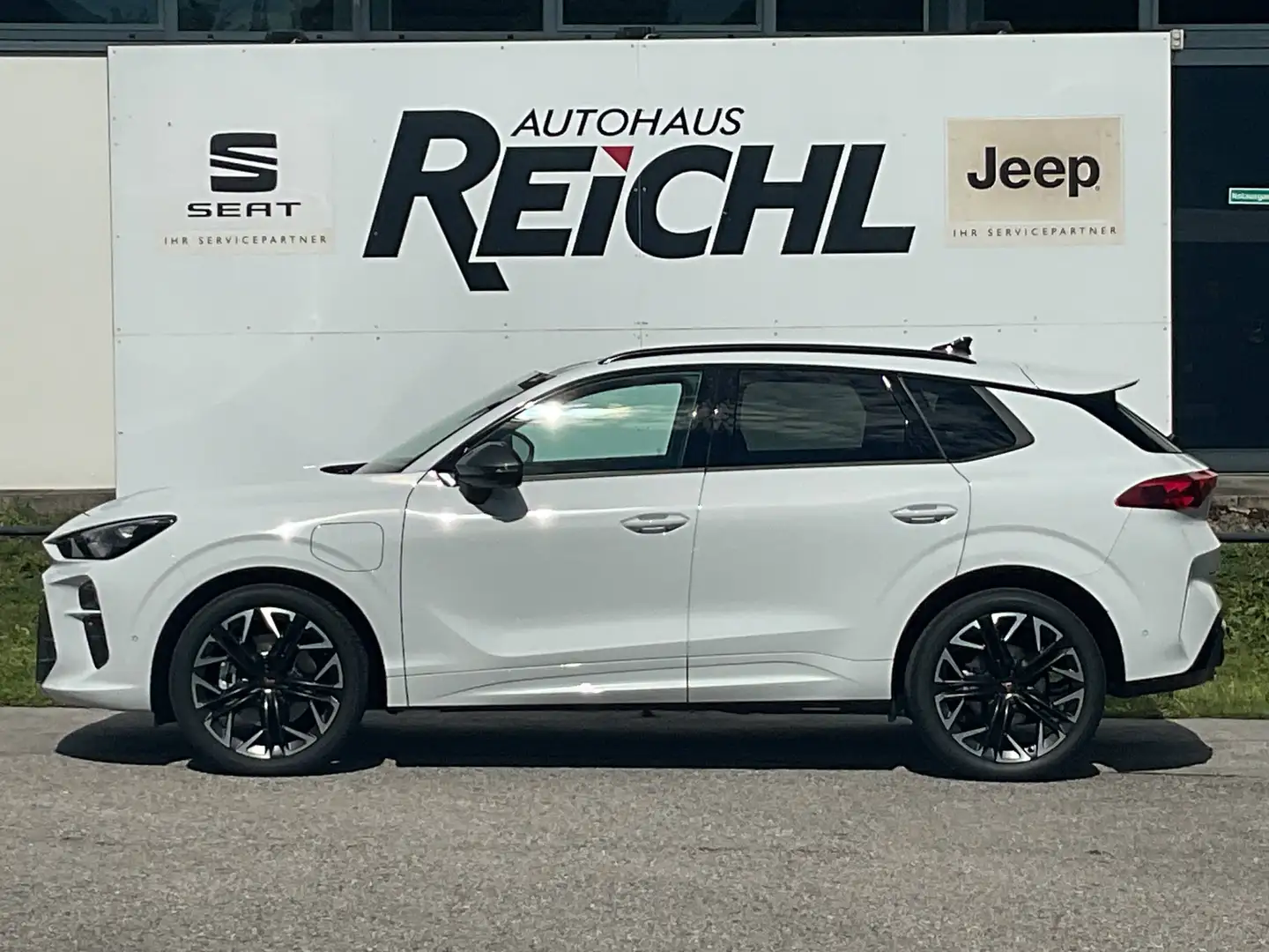CUPRA Terramar 1,5 e-Hybrid 150 kW - 20" Alu - Head-up - AHK - 360° - elektr. Sitze - Matrix Weiß - 1