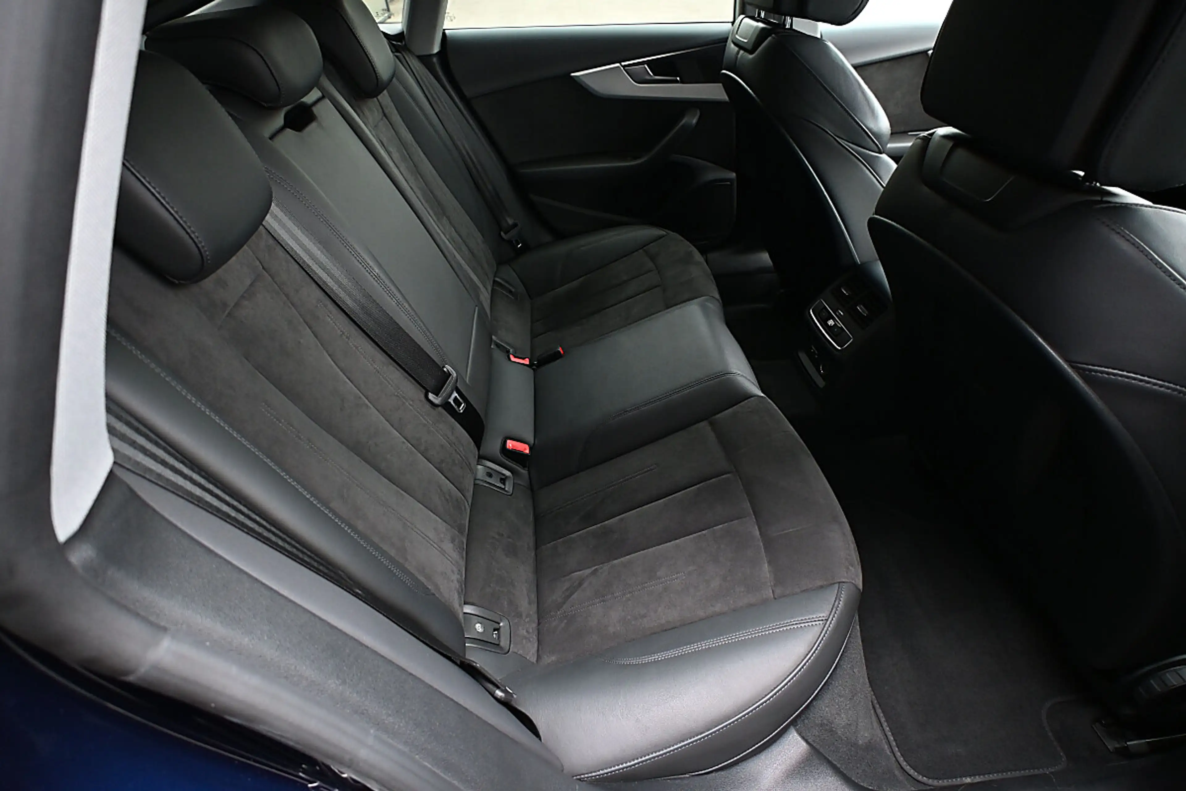 Audi A5 SB 40 TDI S-line S-tronic ACC, MatrixLED, Optik... — photo 10