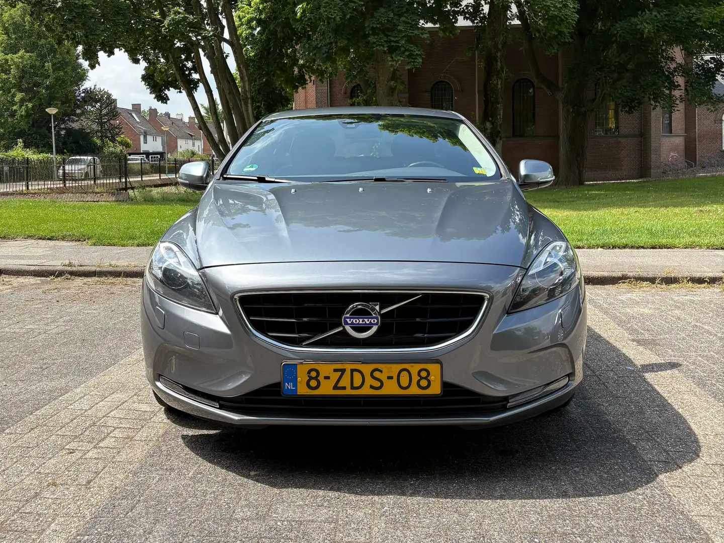 Volvo V40 V40 2.0 D4 Momentum Business Szary - 2