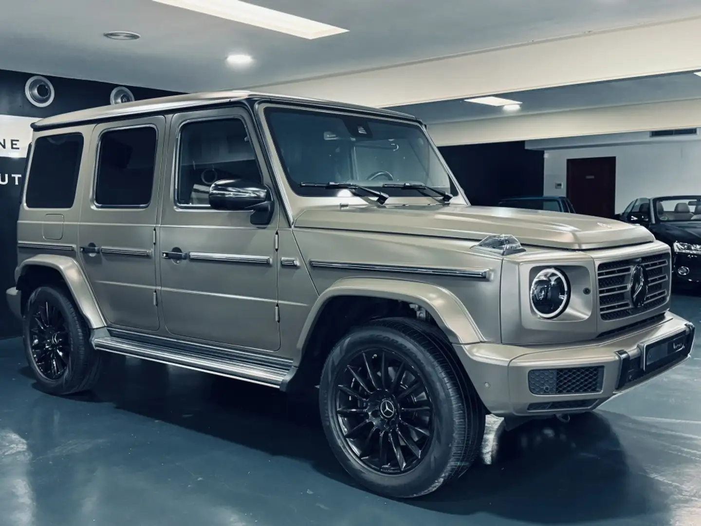 Mercedes-Benz G 350 400 d 4Matic 9G-Tronic Зелений - 2