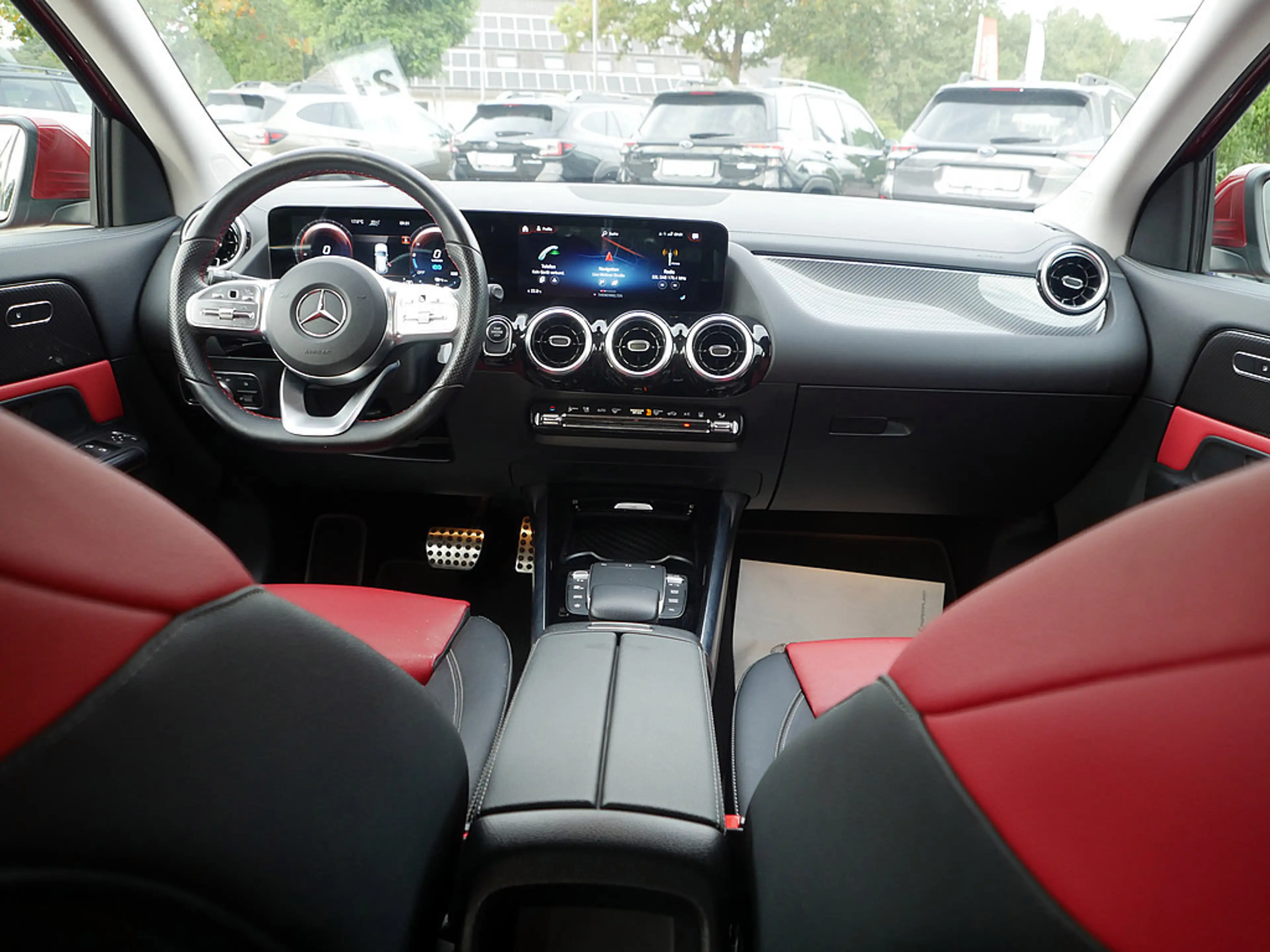 Mercedes-Benz GLA 250 e AMG Line DISTRONIC KAMERA NAVI LED — photo 12