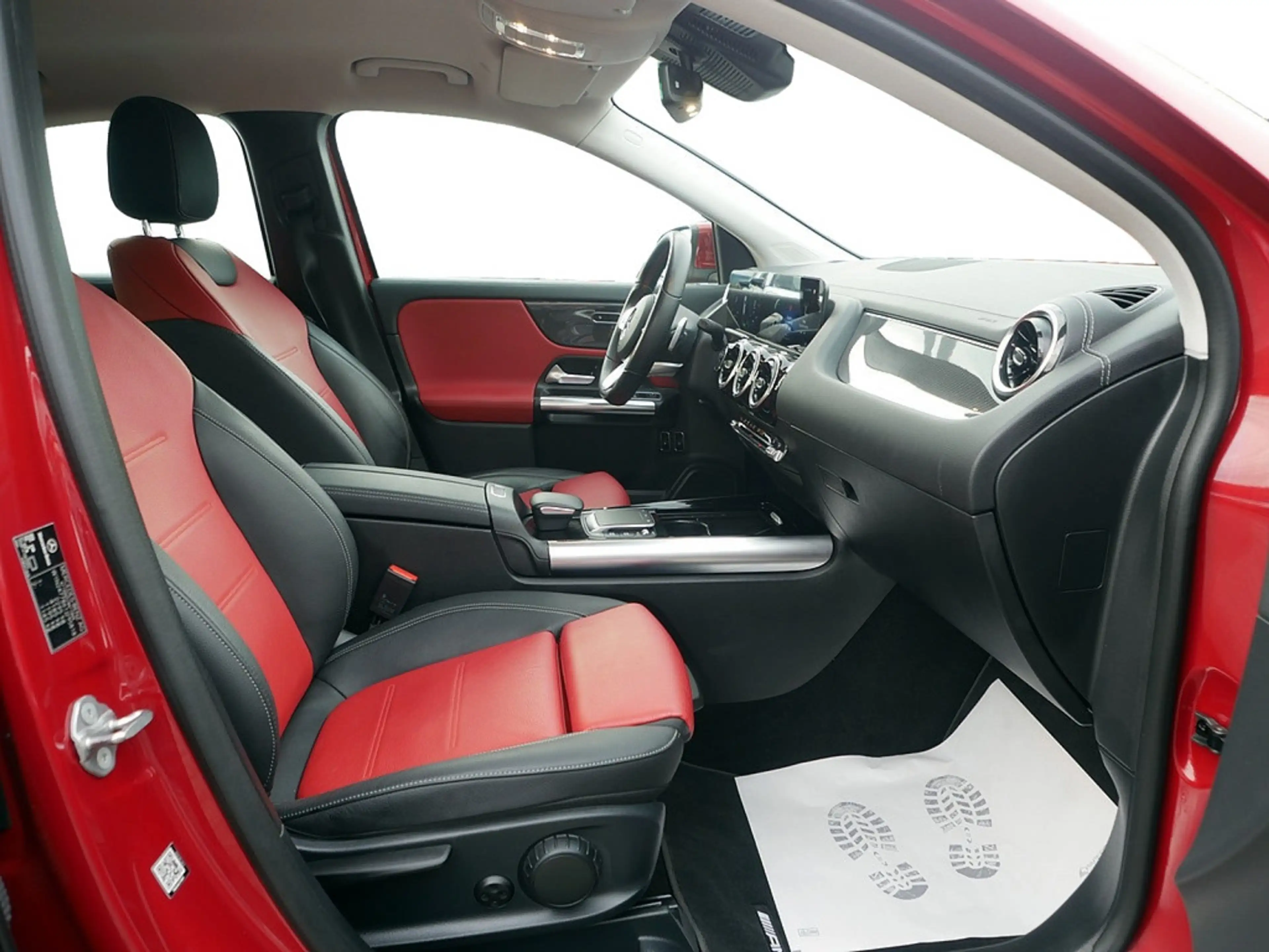 Mercedes-Benz GLA 250 e AMG Line DISTRONIC KAMERA NAVI LED — photo 9
