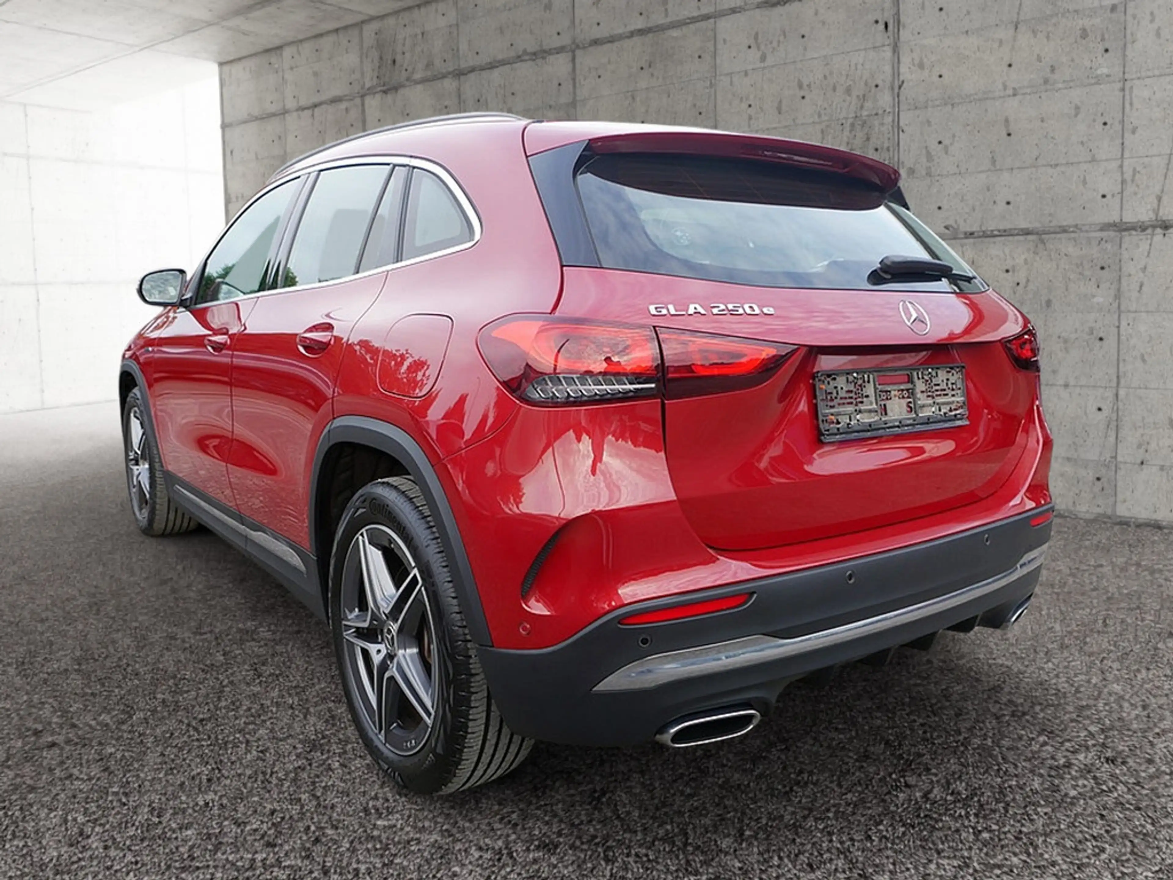 Mercedes-Benz GLA 250 e AMG Line DISTRONIC KAMERA NAVI LED — photo 8