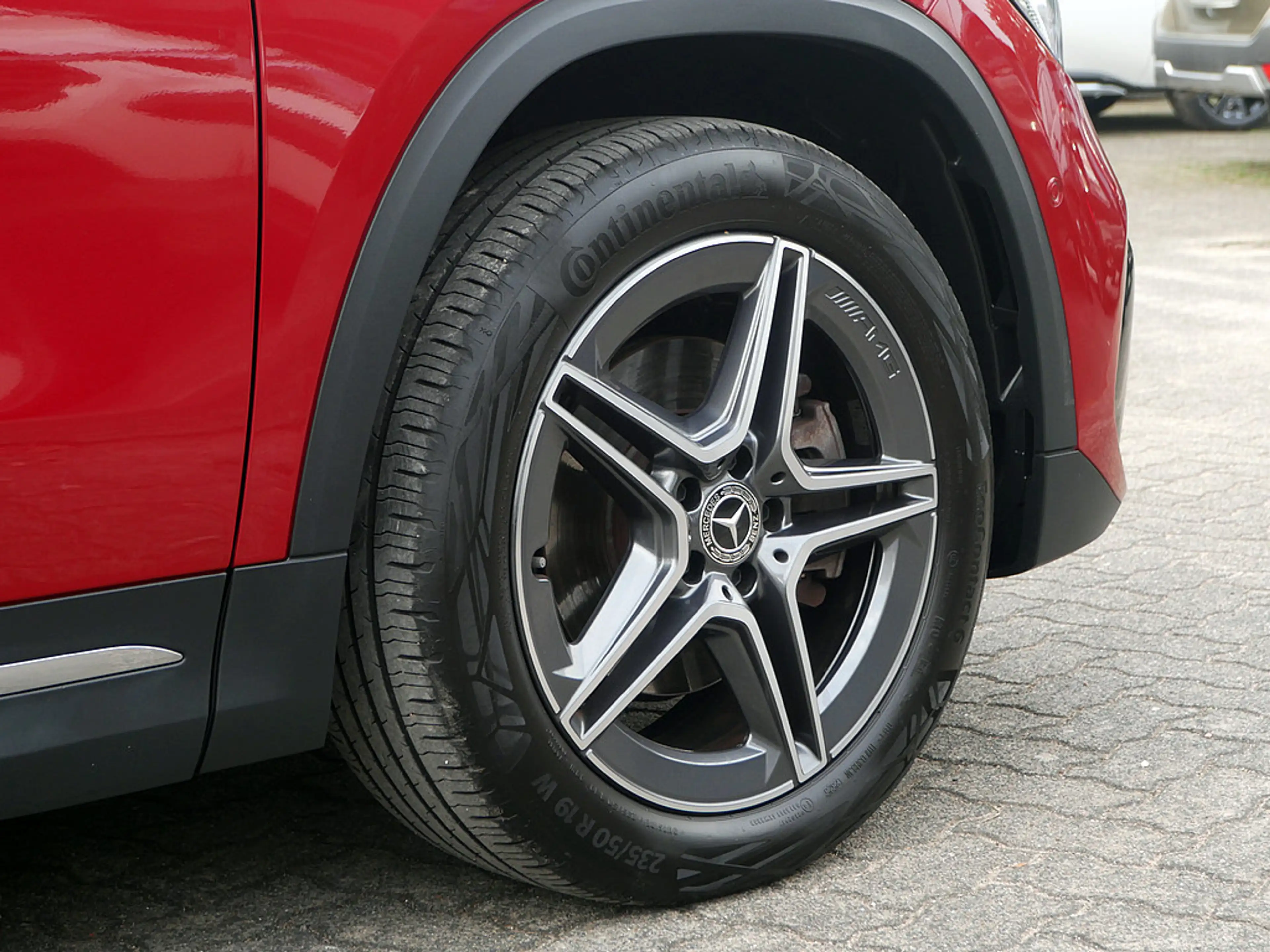 Mercedes-Benz GLA 250 e AMG Line DISTRONIC KAMERA NAVI LED — photo 14