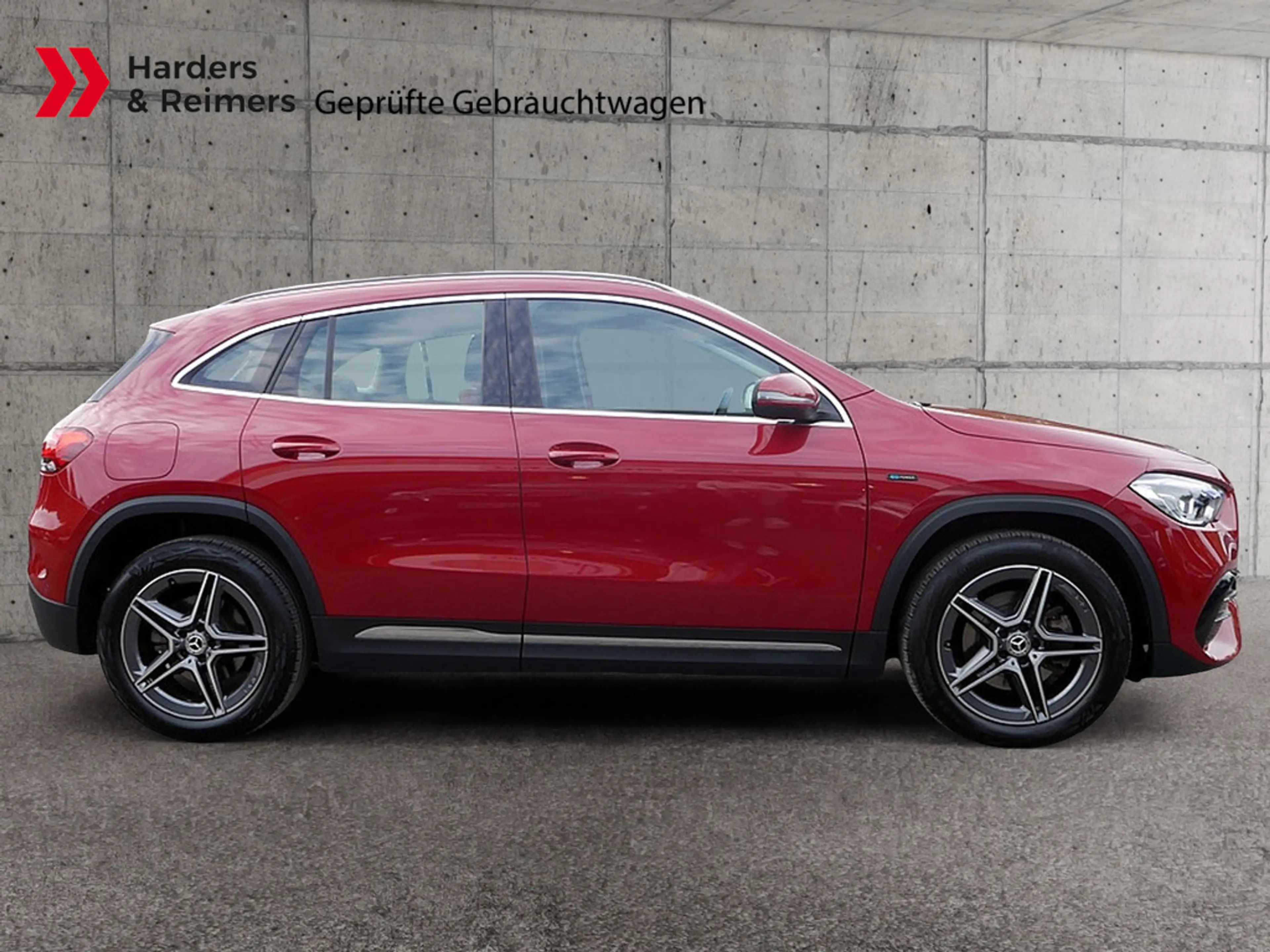 Mercedes-Benz GLA 250 e AMG Line DISTRONIC KAMERA NAVI LED — photo 5
