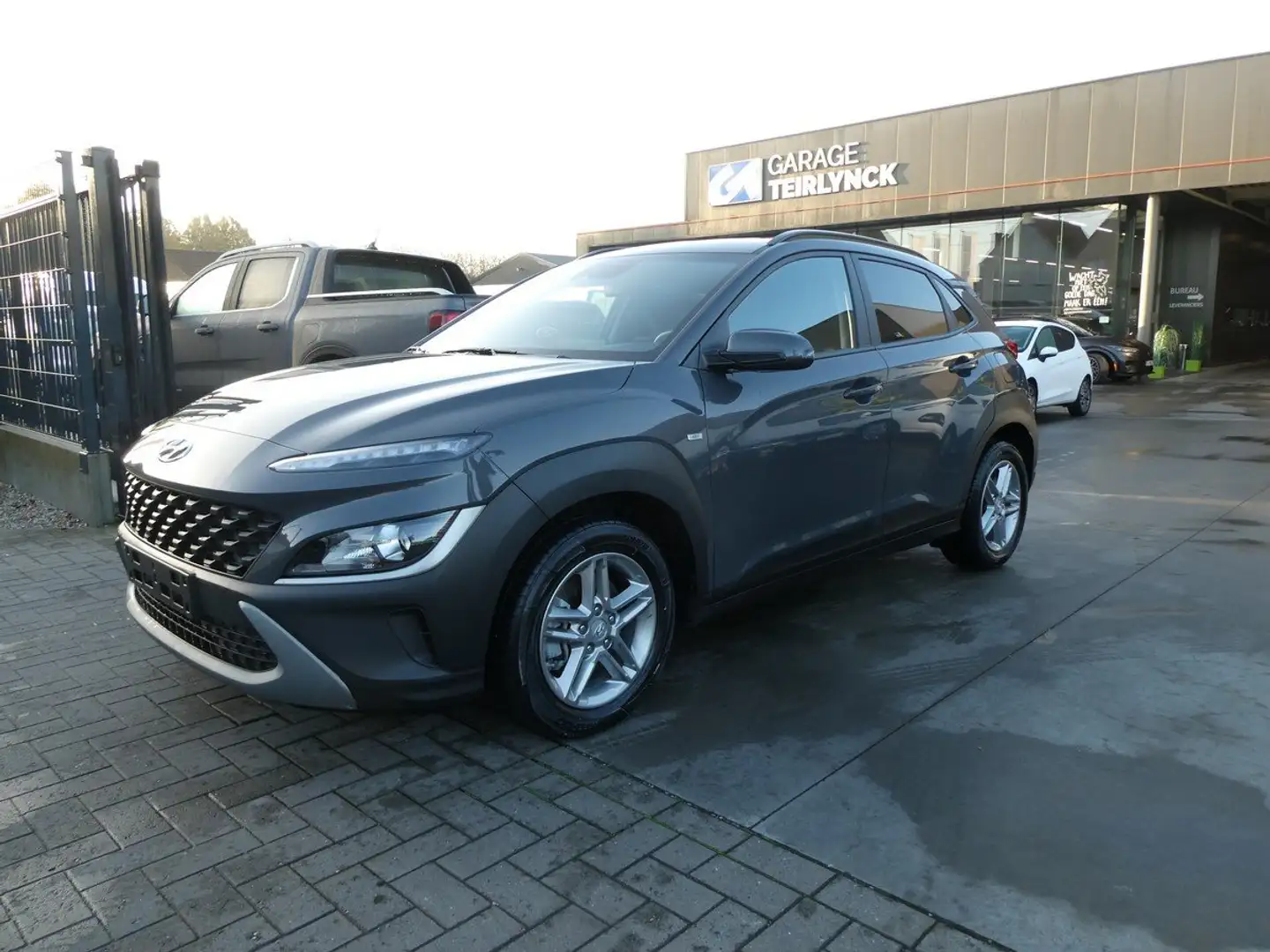 Hyundai KONA 1.0 i benzine 120pk MHEV Business Luxe '23 (91082) Gris - 2