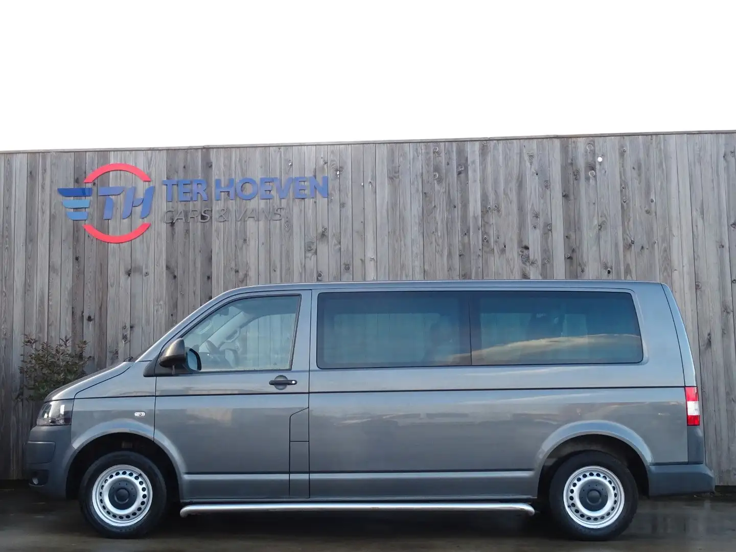 Volkswagen T5 Transporter 2.0 TDi 9-Sitzer Automatik 103KW Grigio - 1