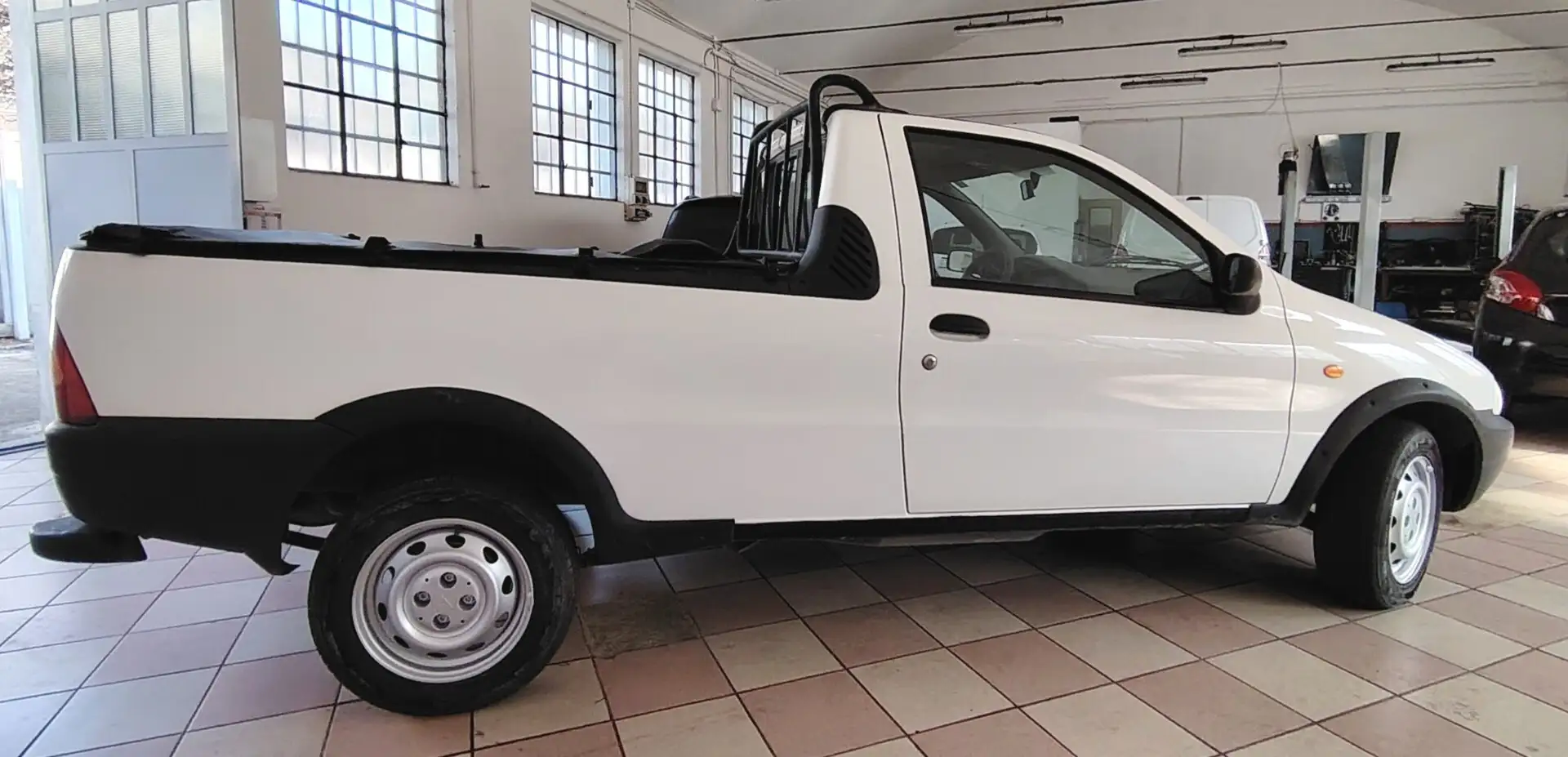 Fiat Strada 1.9 diesel Pick-up Wit - 1