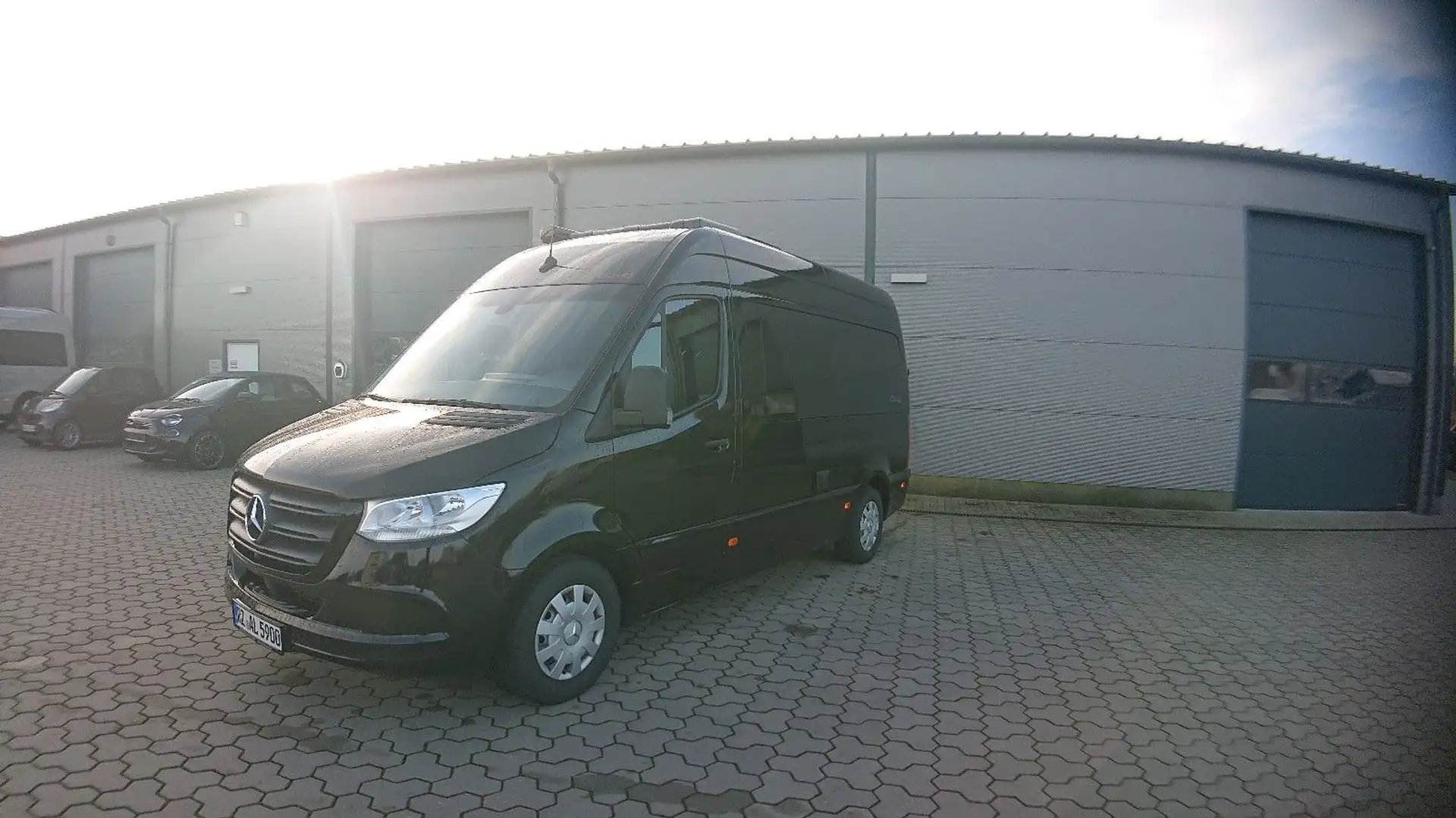 Domo 590S  6Zylinder 5 Pers. Mercedes Automatik Schwarz - 2