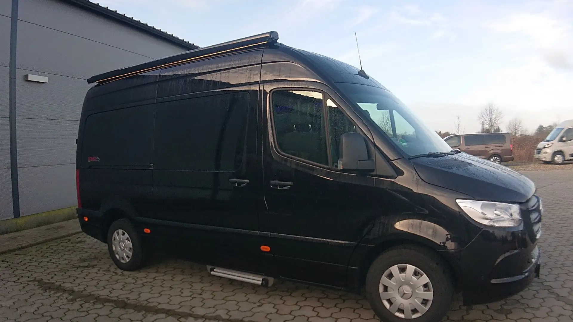 Domo 590S  6Zylinder 5 Pers. Mercedes Automatik Schwarz - 1