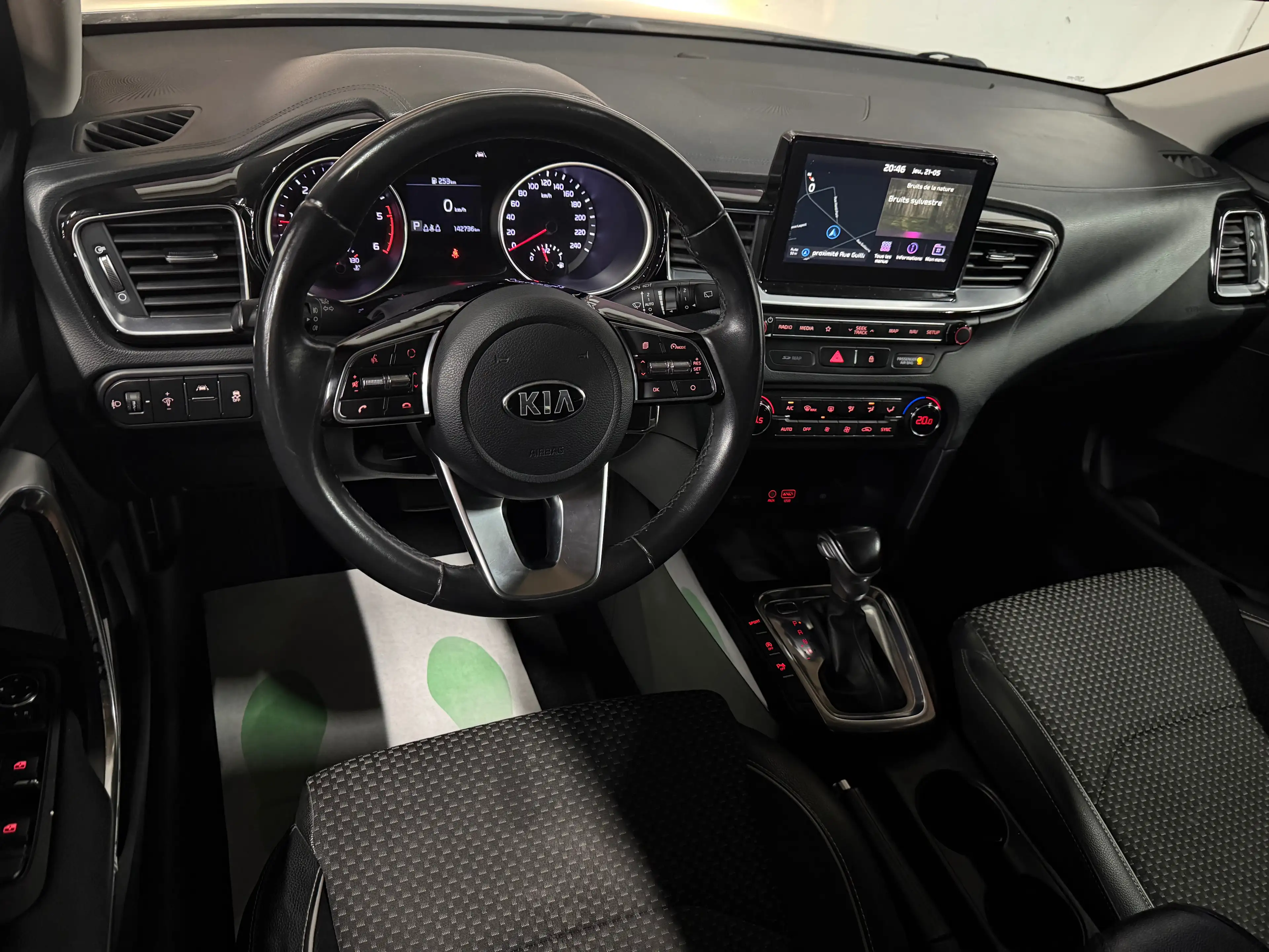 Kia Ceed / cee'd Ceed 1.6 CRDi GT-Line ISG DCT — photo 8