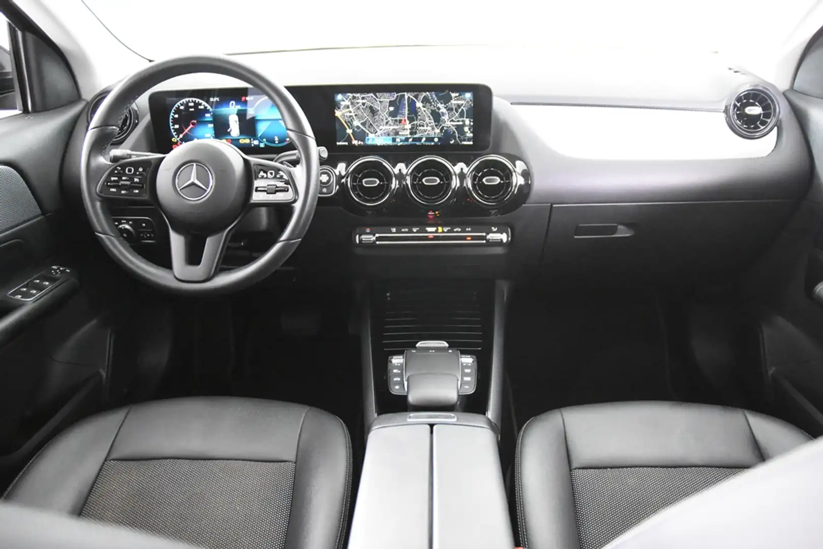 Mercedes-Benz GLA 180 Business Solution *1ste Eigenaar*Leer*Park assist* Zwart - 2