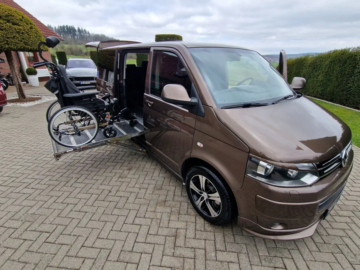 Volkswagen T5 Transporter T5 Multivan Lang*Behindertengerecht*Selbstfahrer Braun - 1