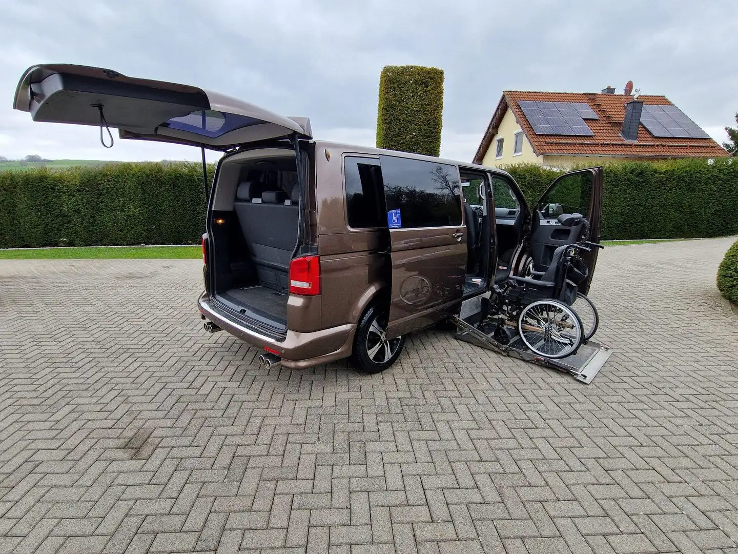 Volkswagen T5 Transporter T5 Multivan Lang*Behindertengerecht*Selbstfahrer Braun - 2