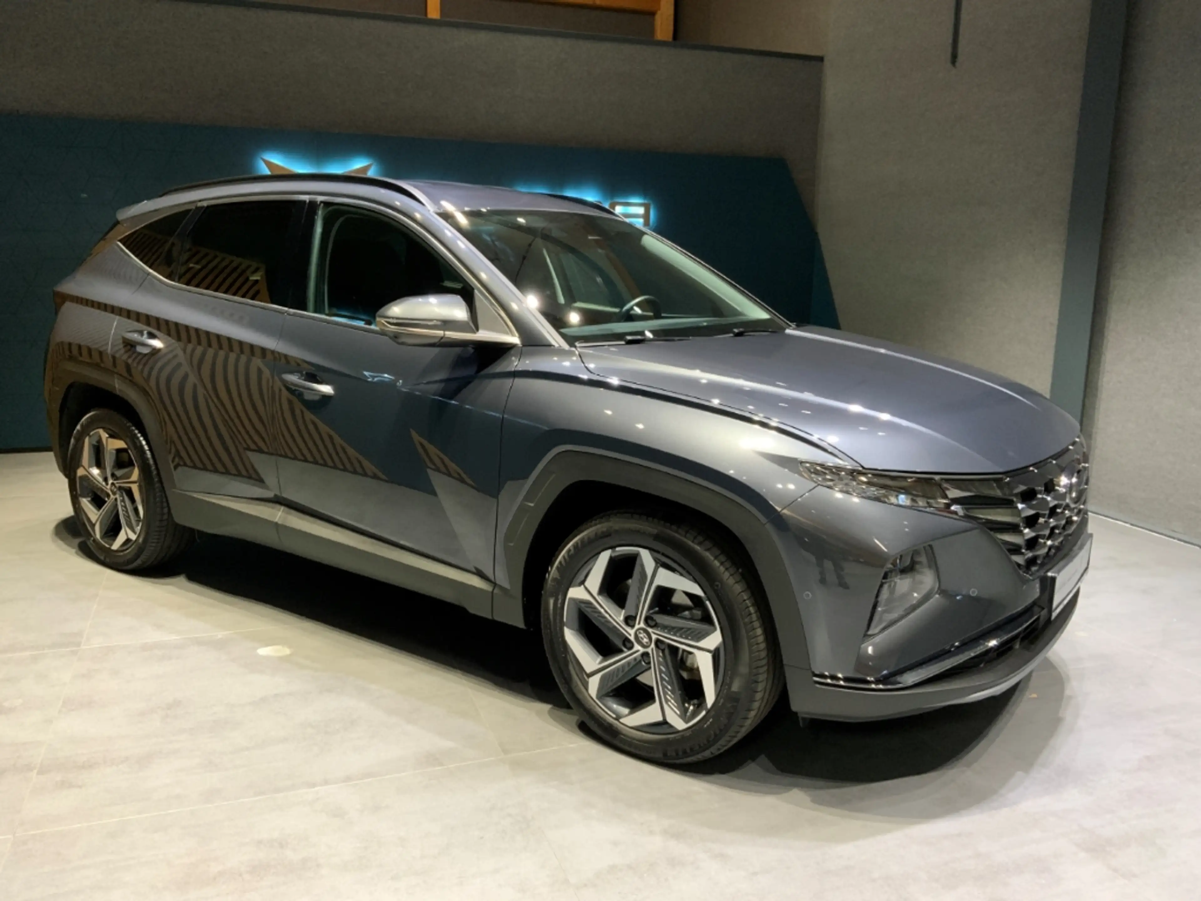 Hyundai TUCSON Prime 1.6T-GDI Hybrid Automatik 4WD+AHK — photo 2