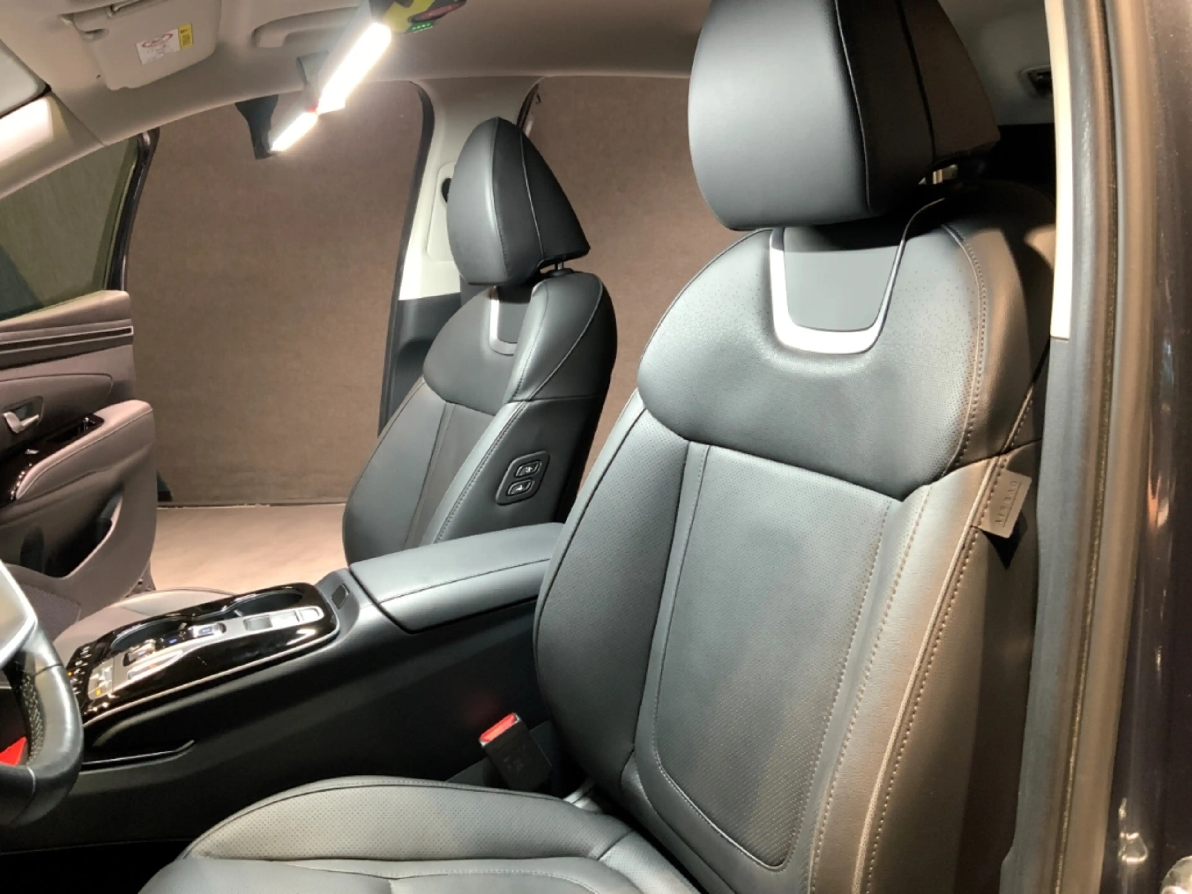 Hyundai TUCSON Prime 1.6T-GDI Hybrid Automatik 4WD+AHK — photo 13