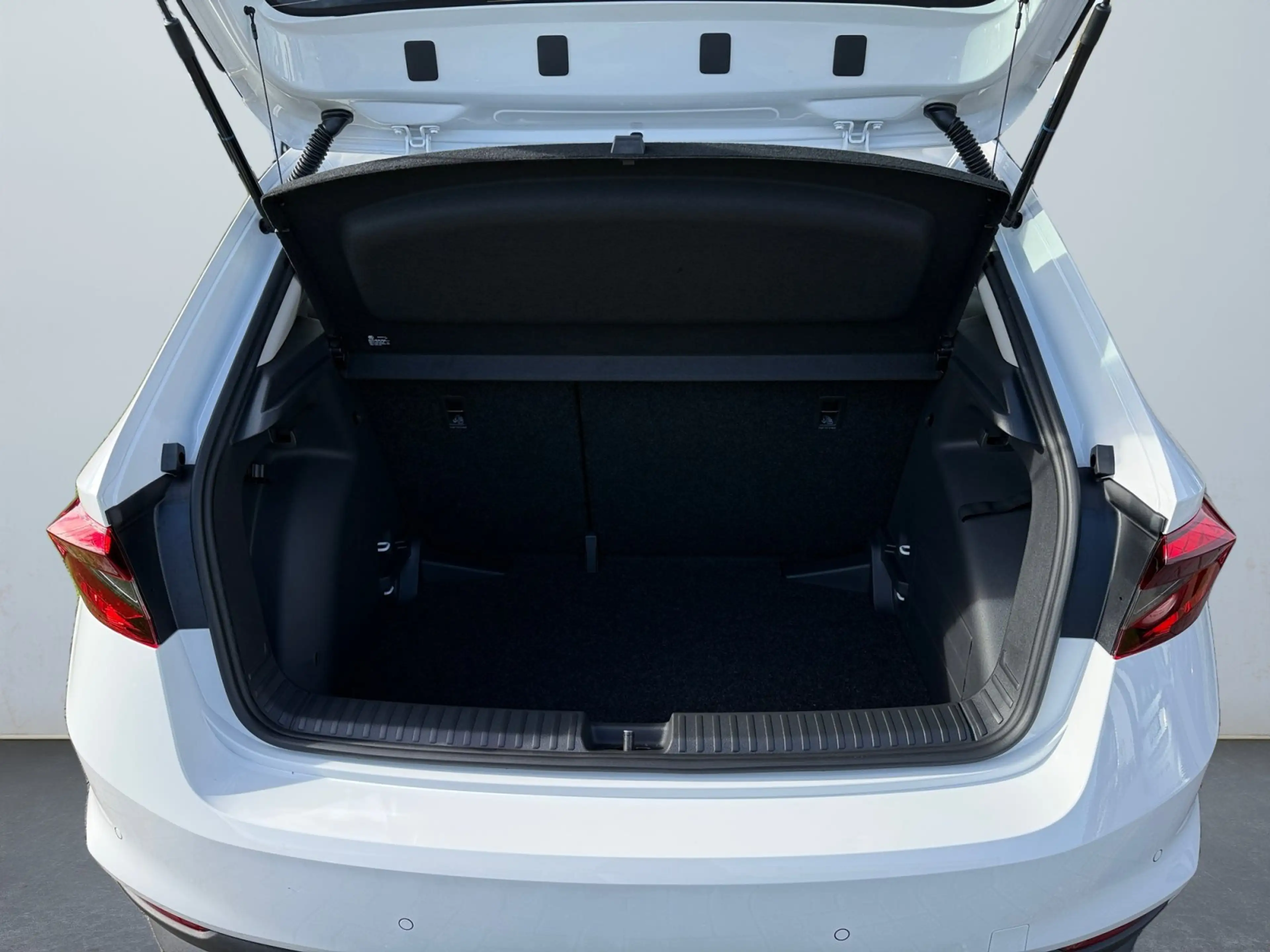 Skoda Fabia 1.0 MPI Essence Spurhalteassist, Sitzheiz — photo 14