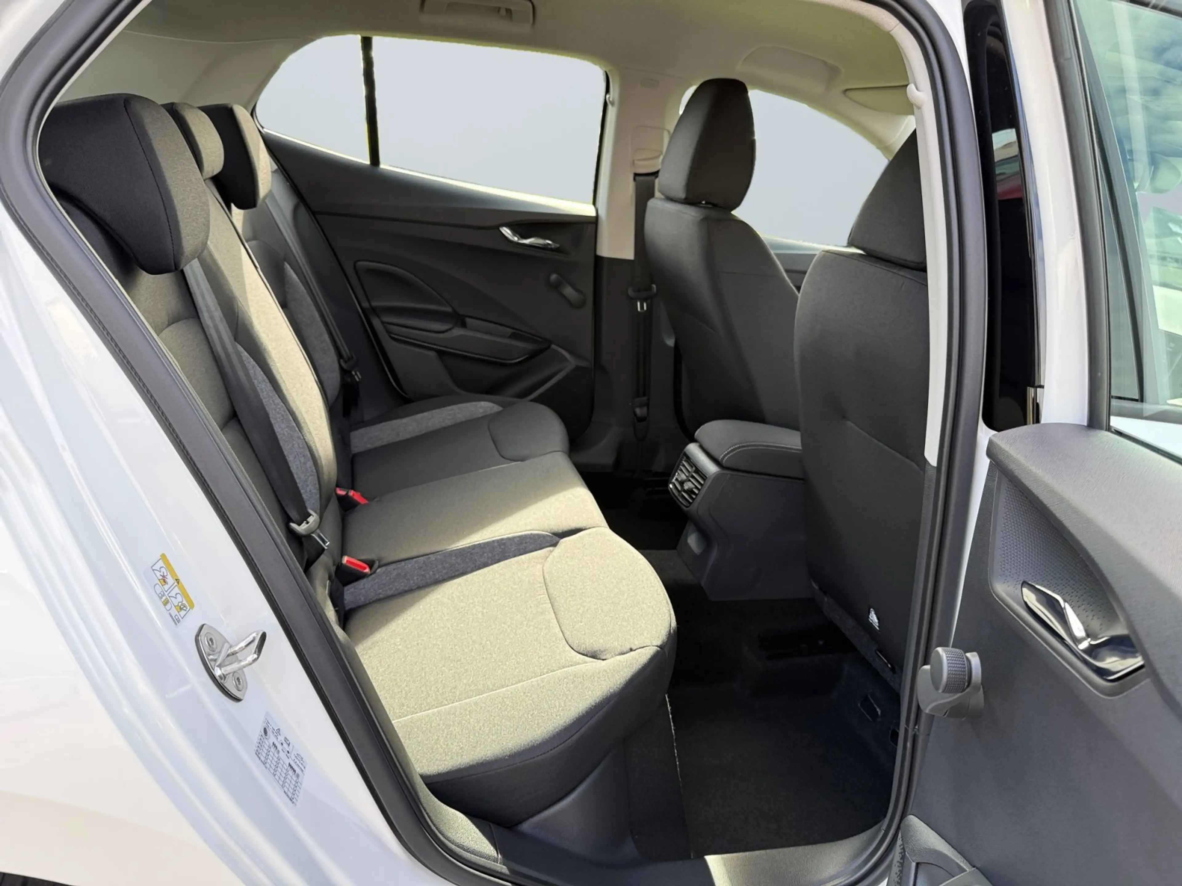 Skoda Fabia 1.0 MPI Essence Spurhalteassist, Sitzheiz — photo 11