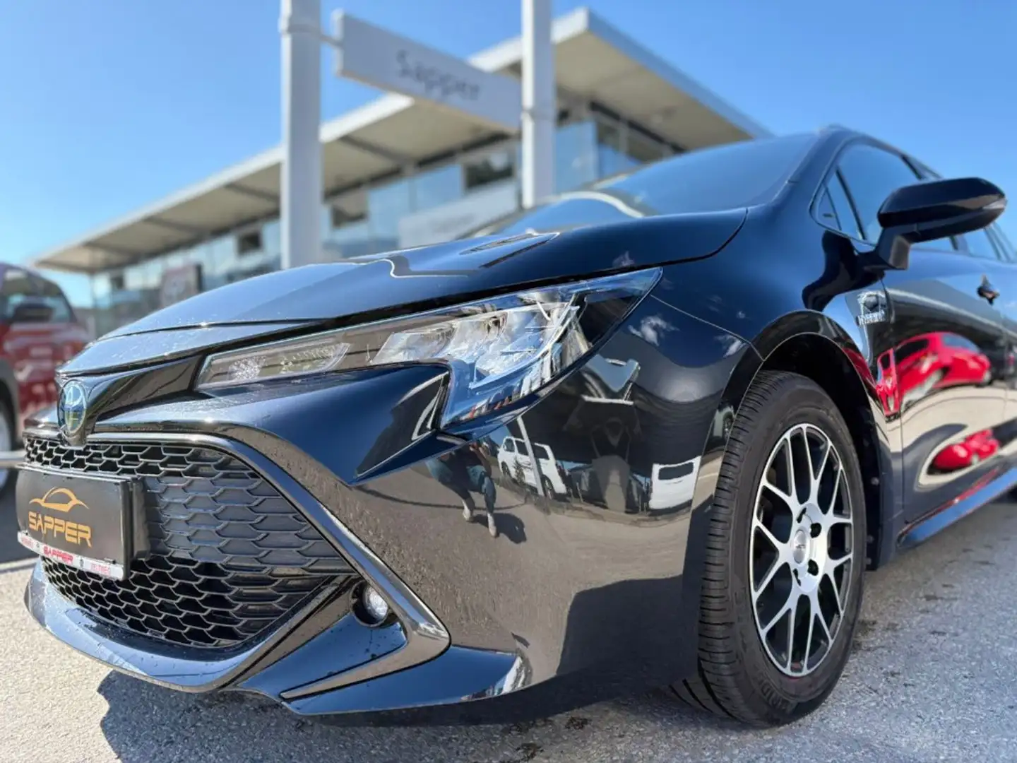 Toyota Corolla Kombi 1,8 Hybrid Active Czarny - 2